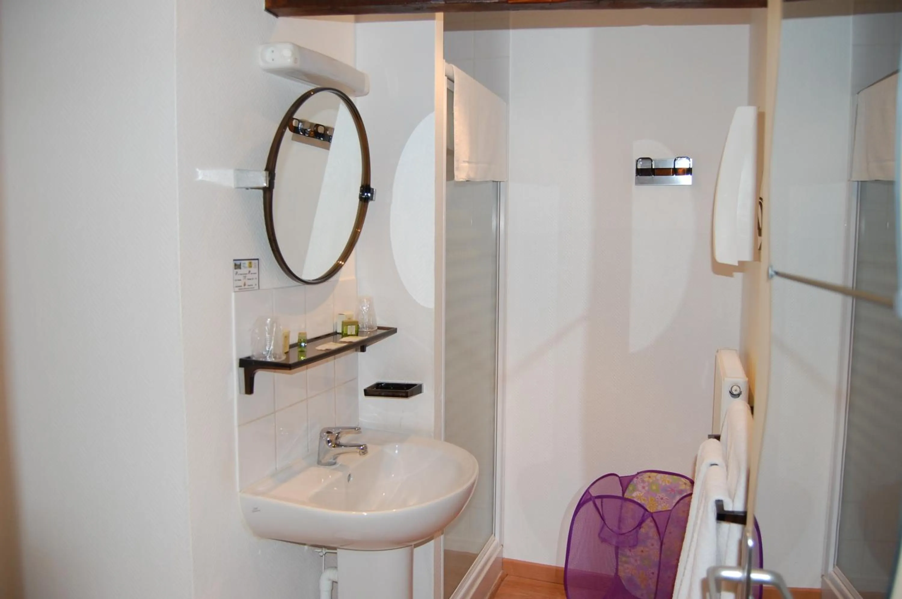 AUBERGE du BORD des EAUX - Demi-pension assurée sur réservation