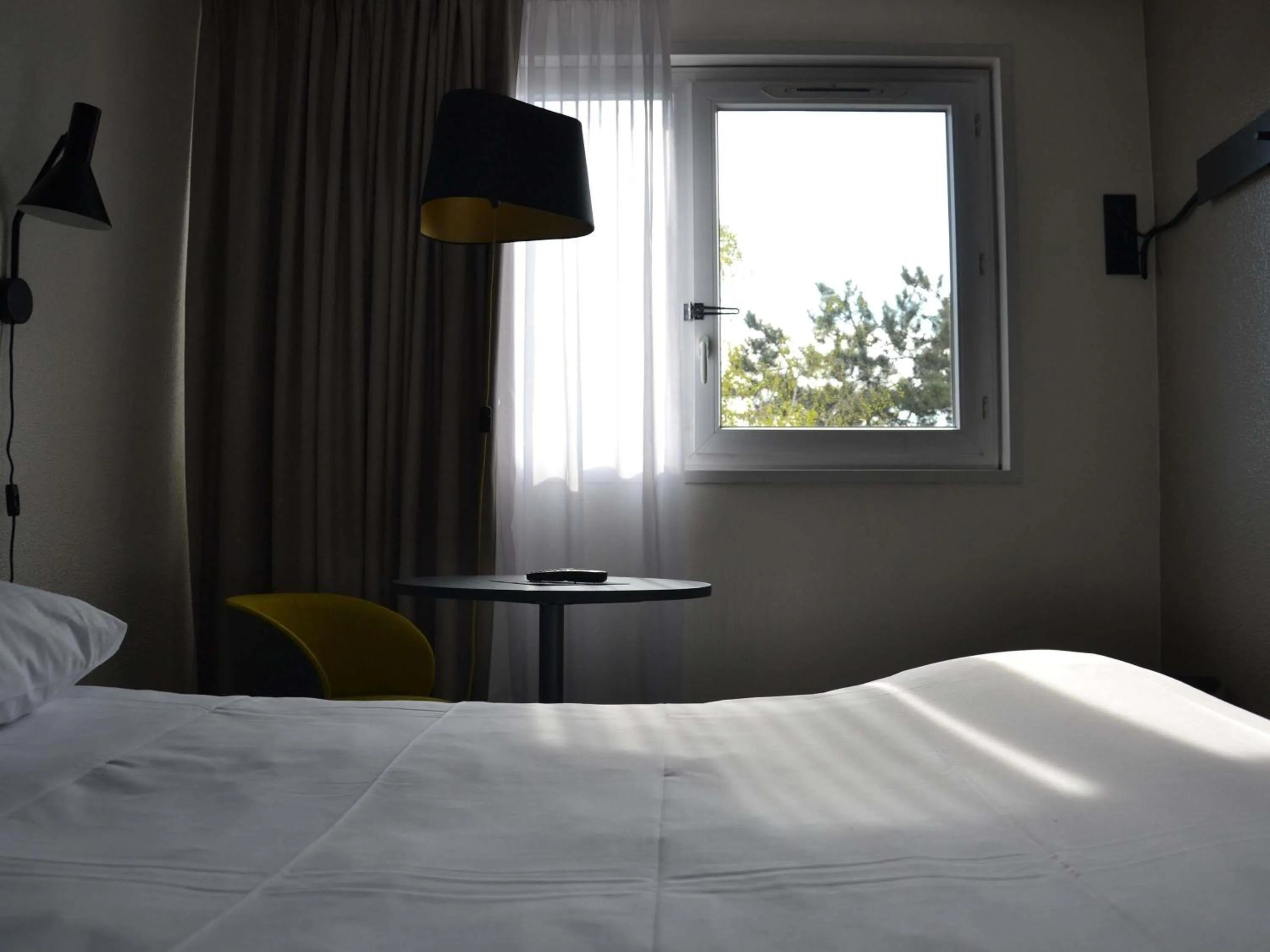 Bedroom, Bed in ibis Chambery
