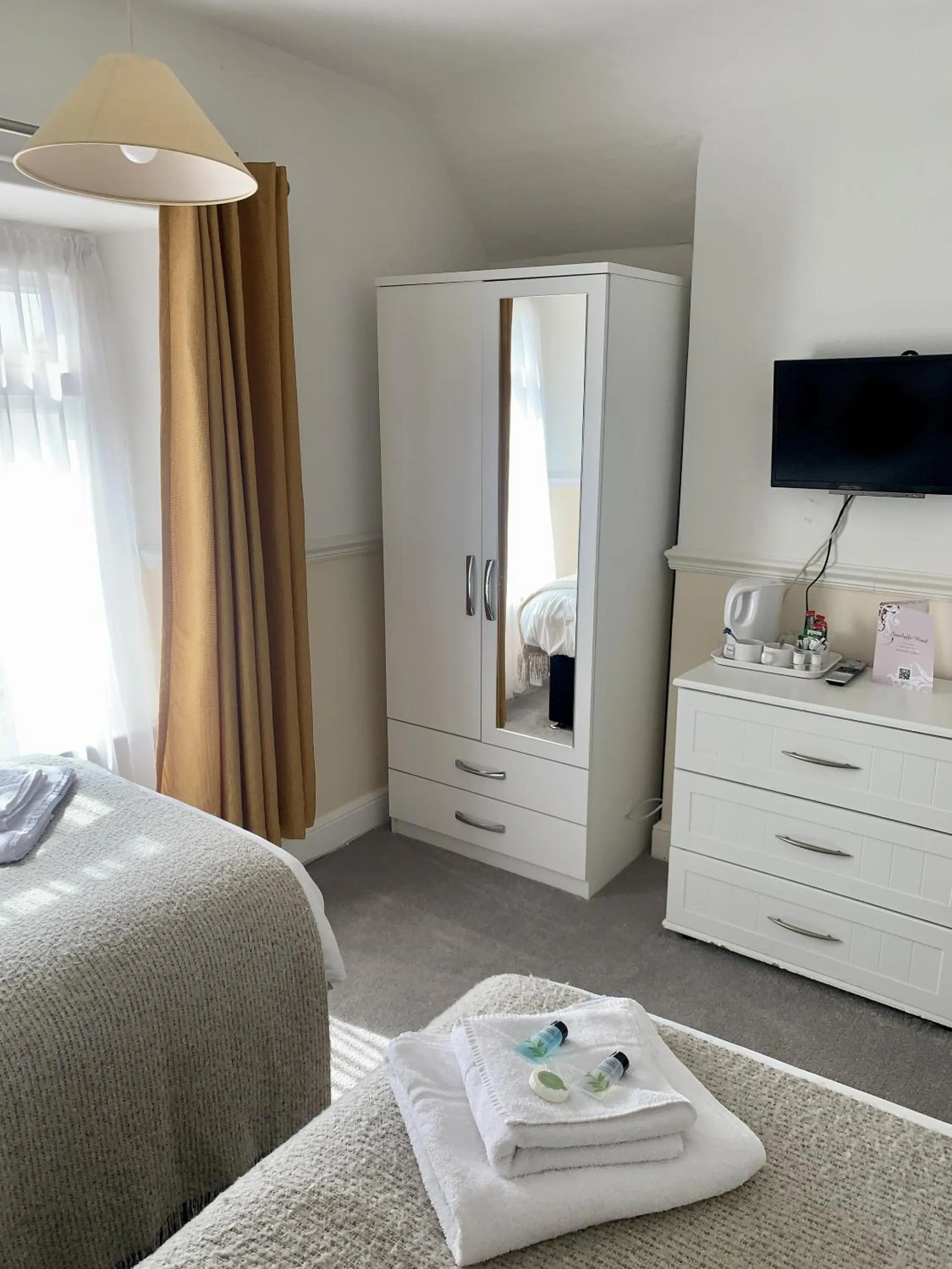 Bedroom in Seaclyffe Hotel Ltd