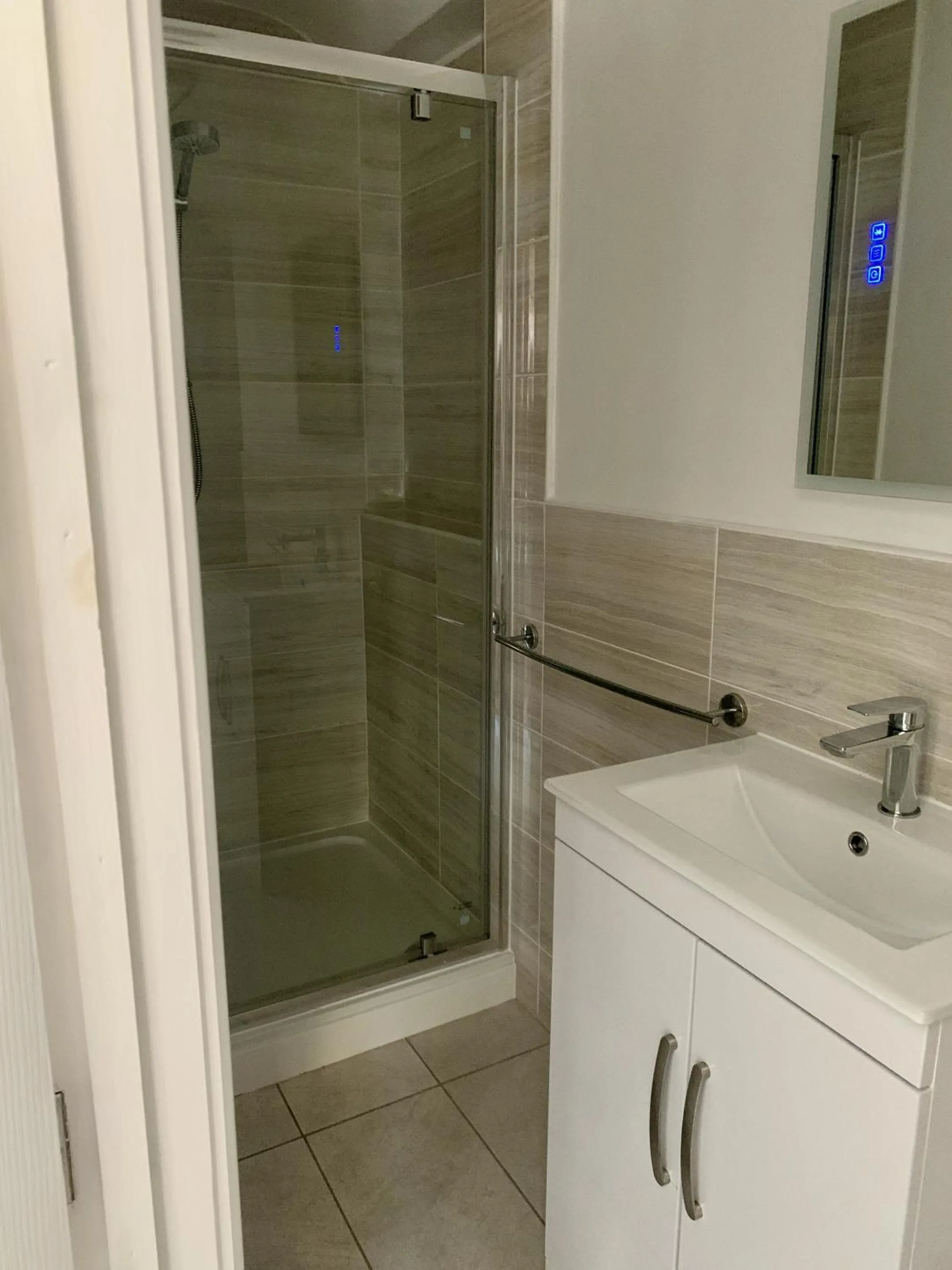 Bathroom in Seaclyffe Hotel Ltd