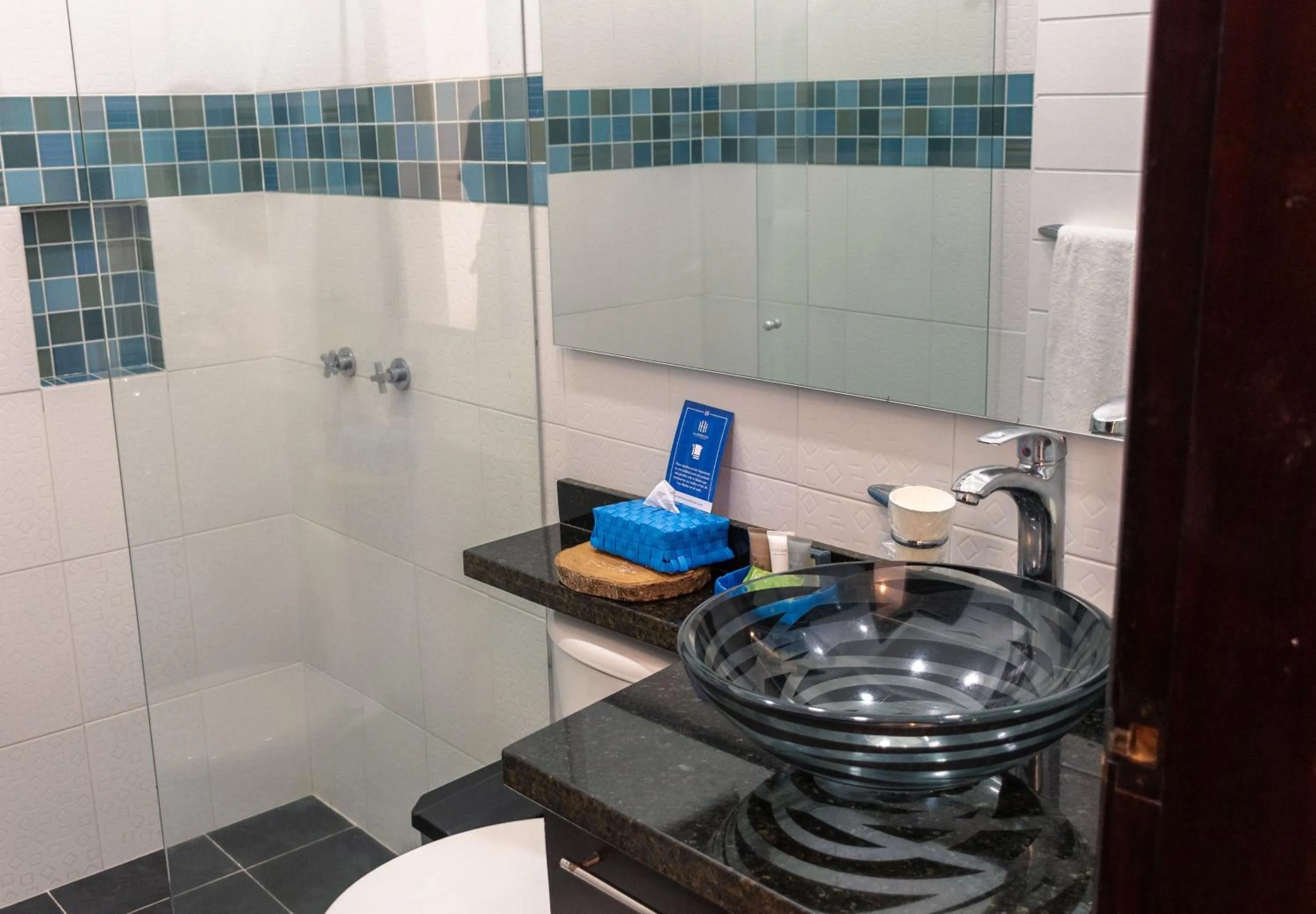 Bathroom in La Herencia Hotel