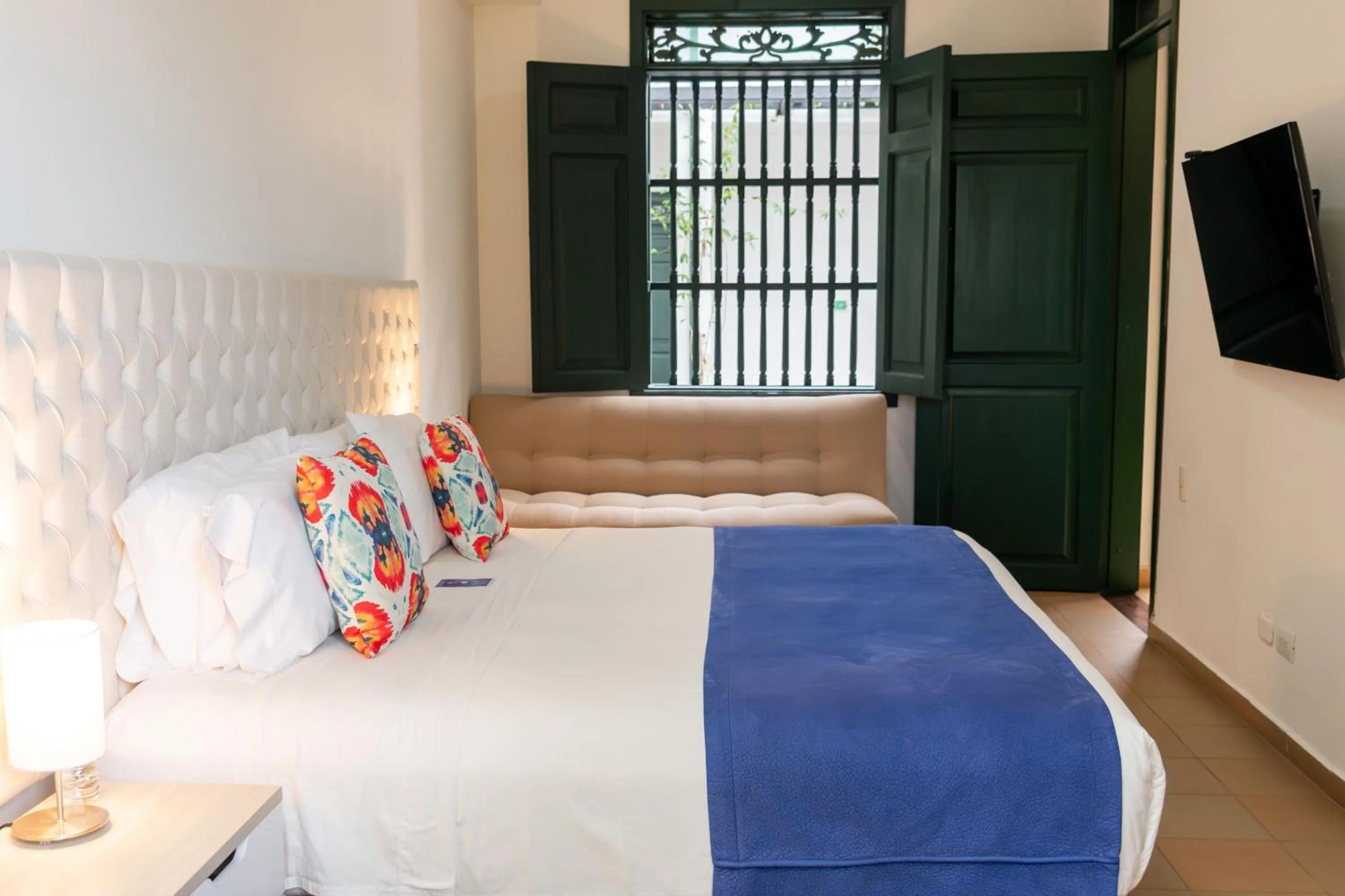 Bedroom, Bed in La Herencia Hotel