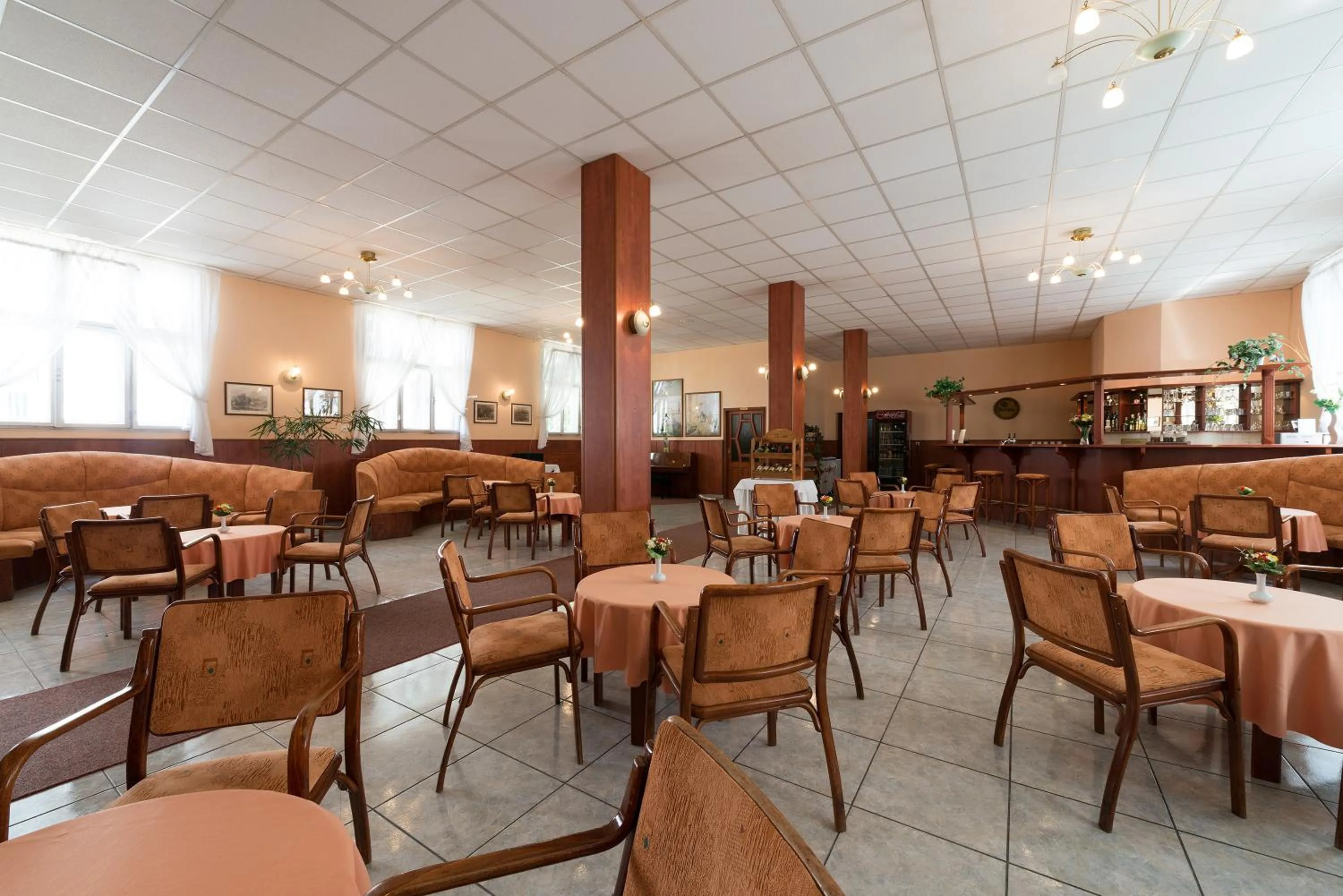 Restaurant/places to eat in Ensana Pro Patria