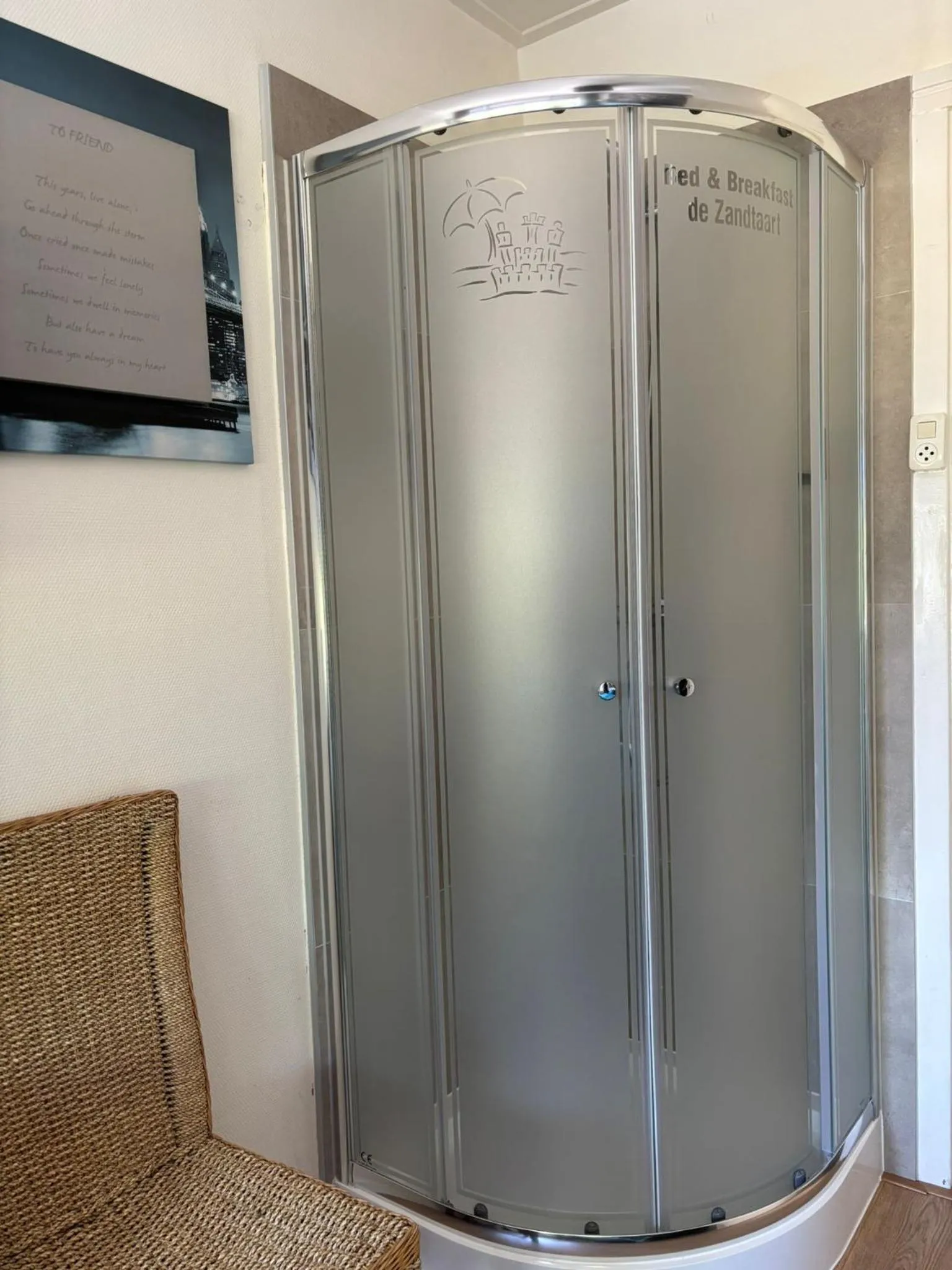 Shower in B&B de Zandtaart