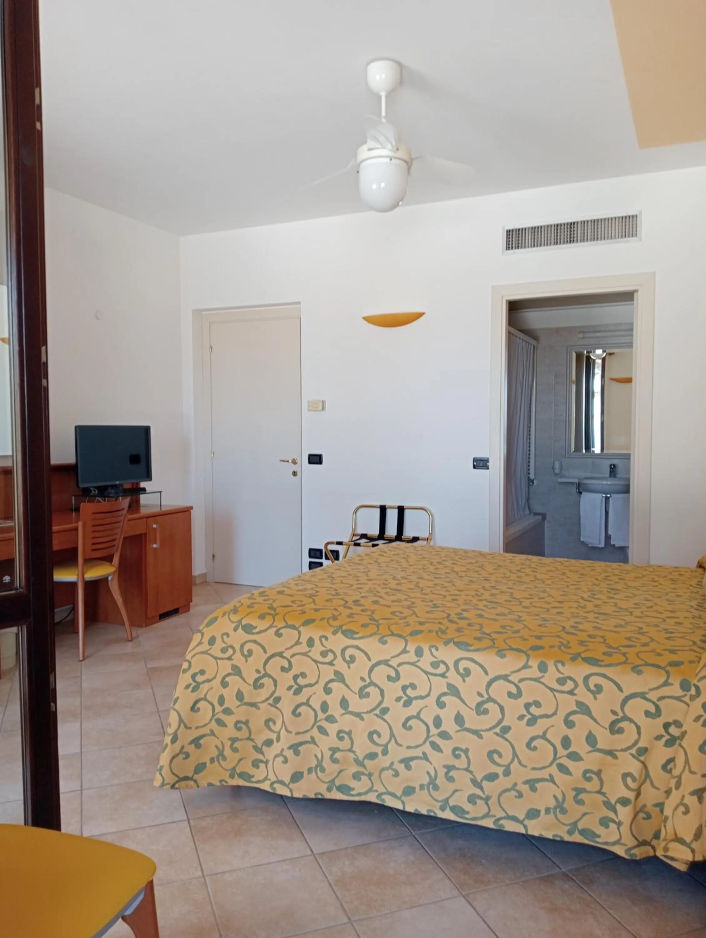 Bed in Hotel Bel Sit