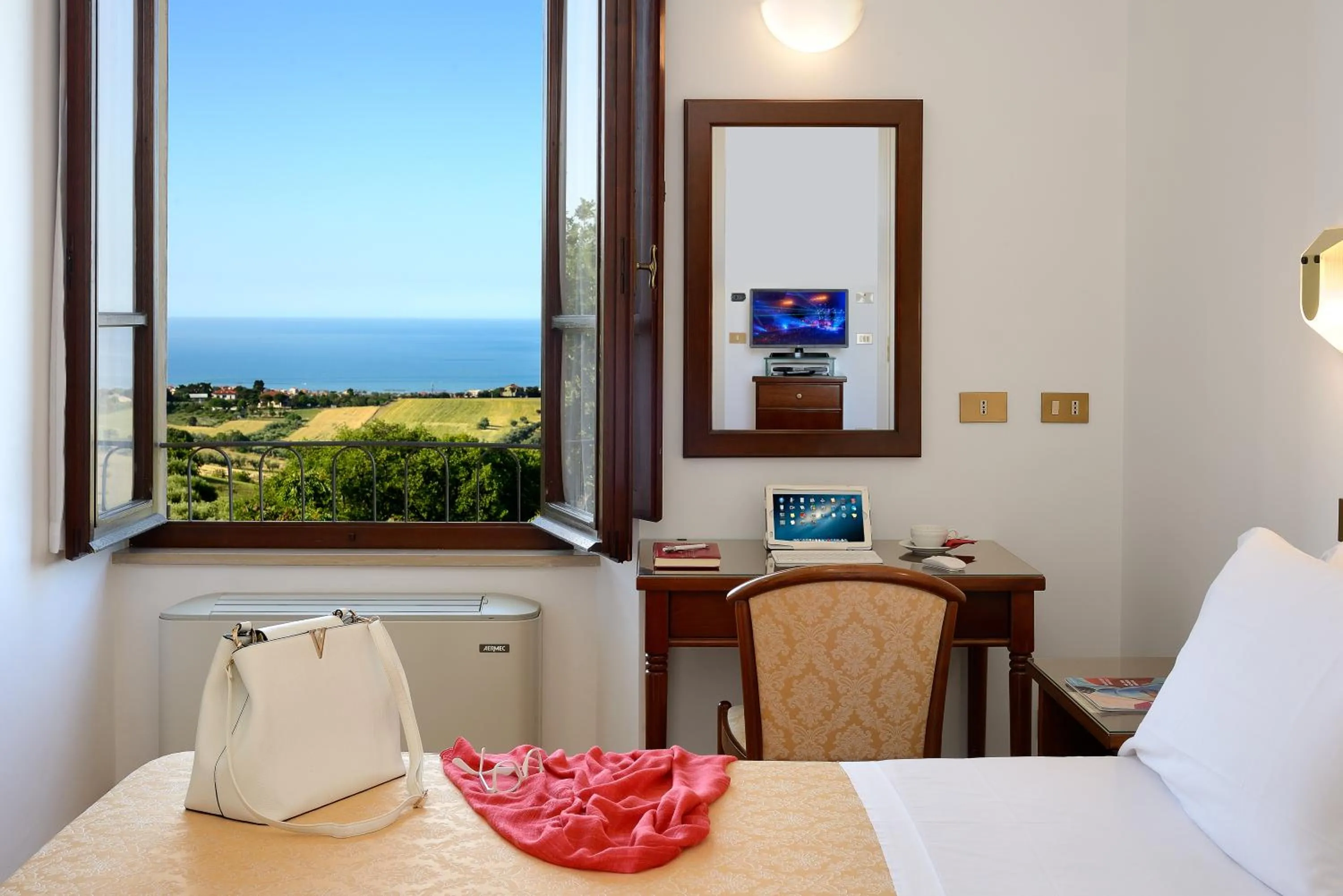 Sea view, Bed in Hotel Bel Sit