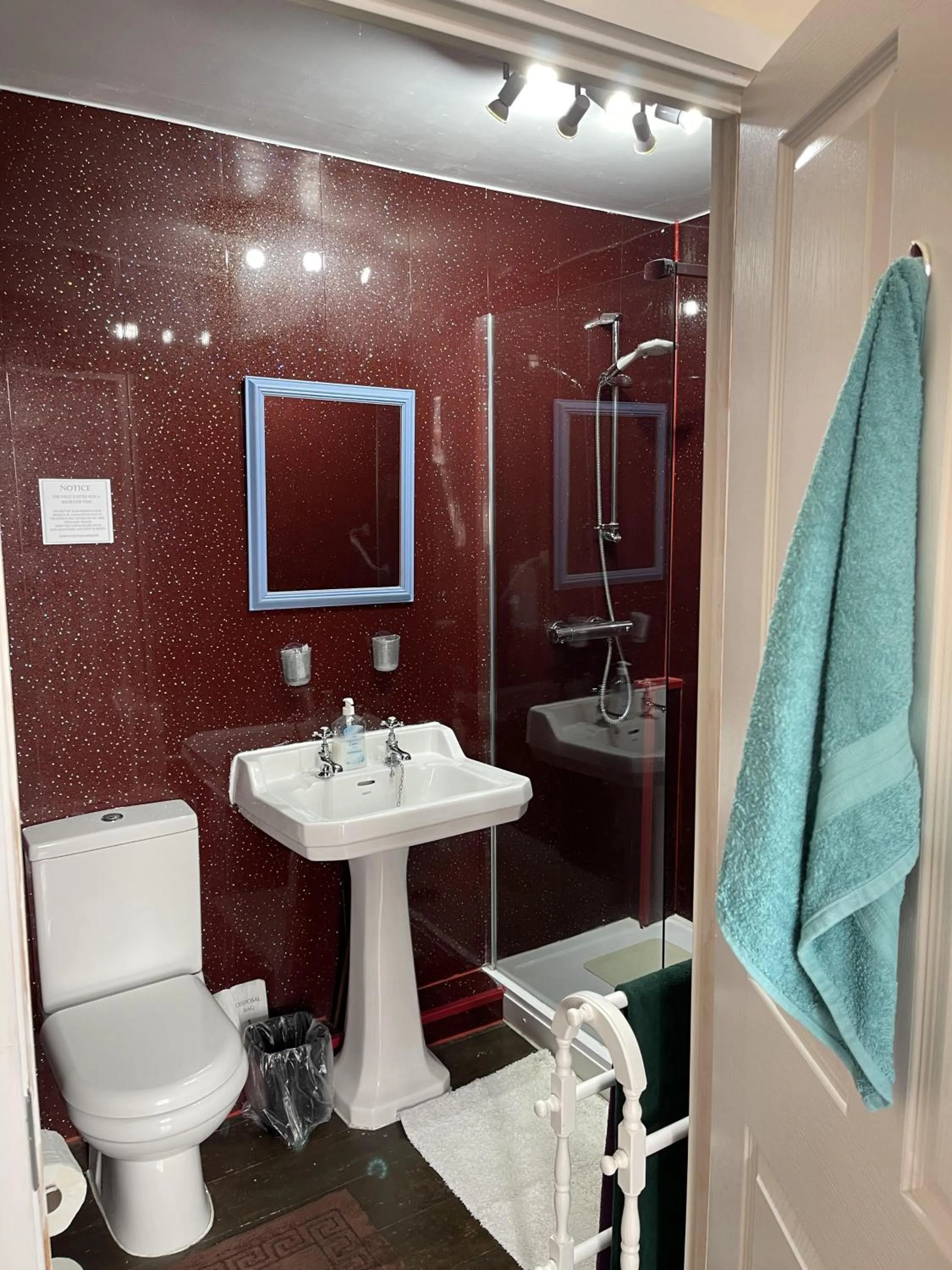 Bedroom in Henrys on the Prom