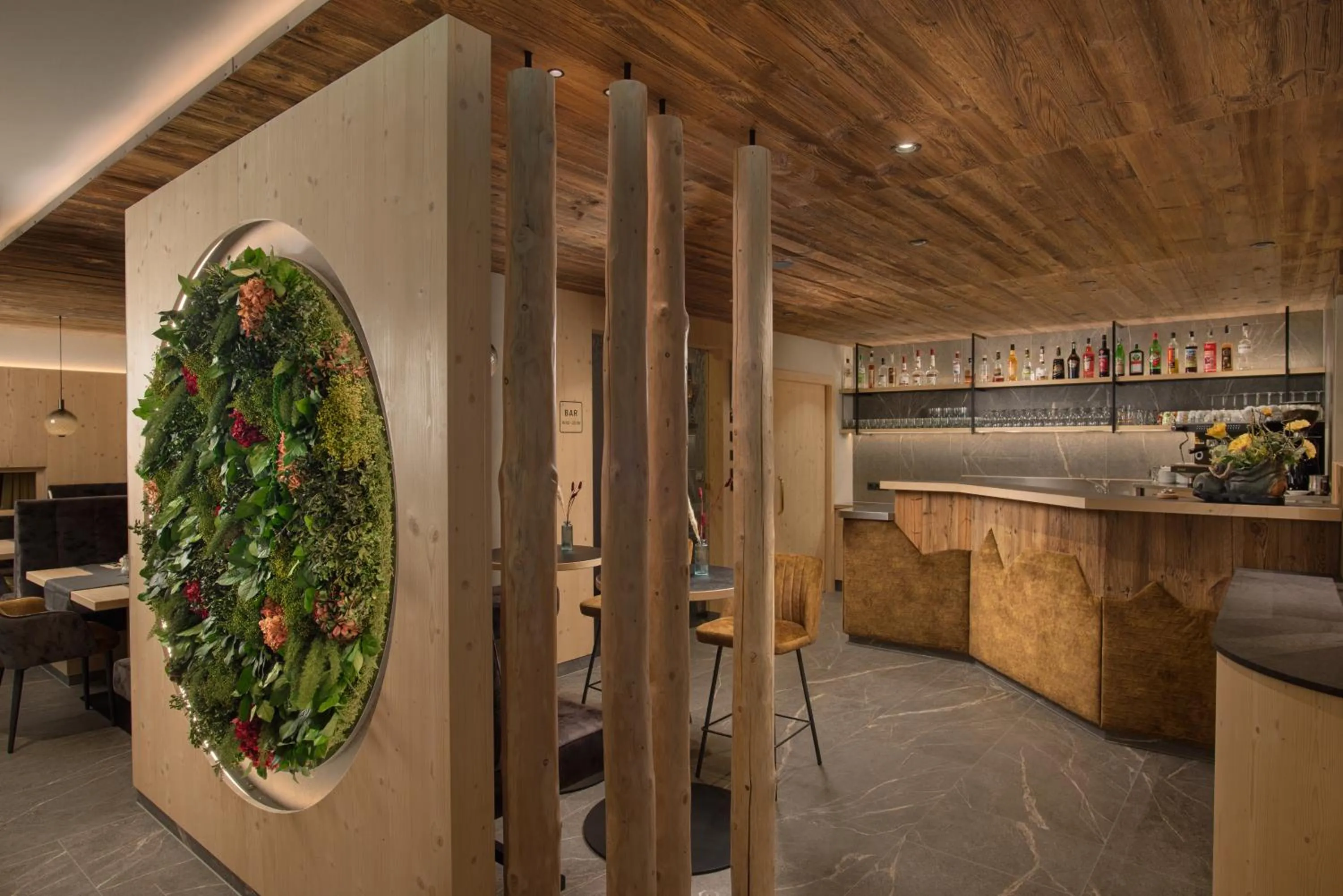 Restaurant/places to eat in Martinshof berg herz hotel