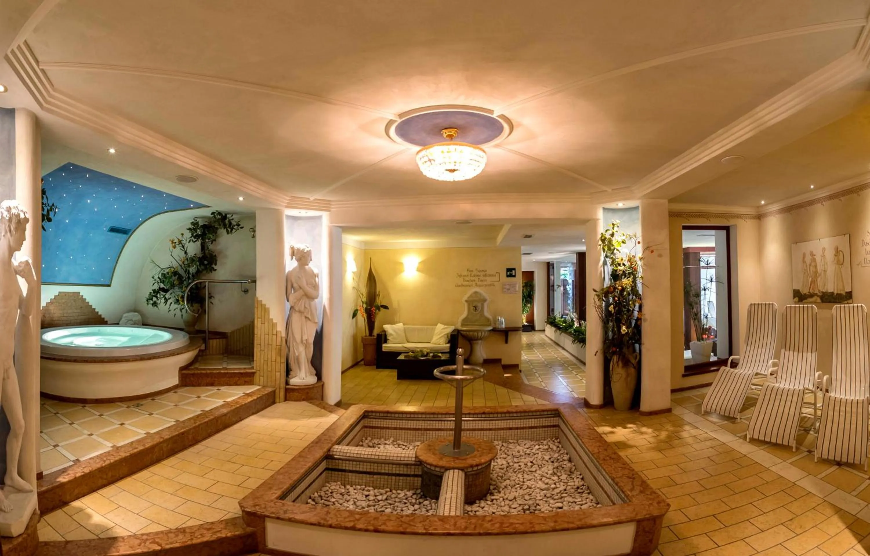 Hot Tub, Bed in Martinshof berg herz hotel