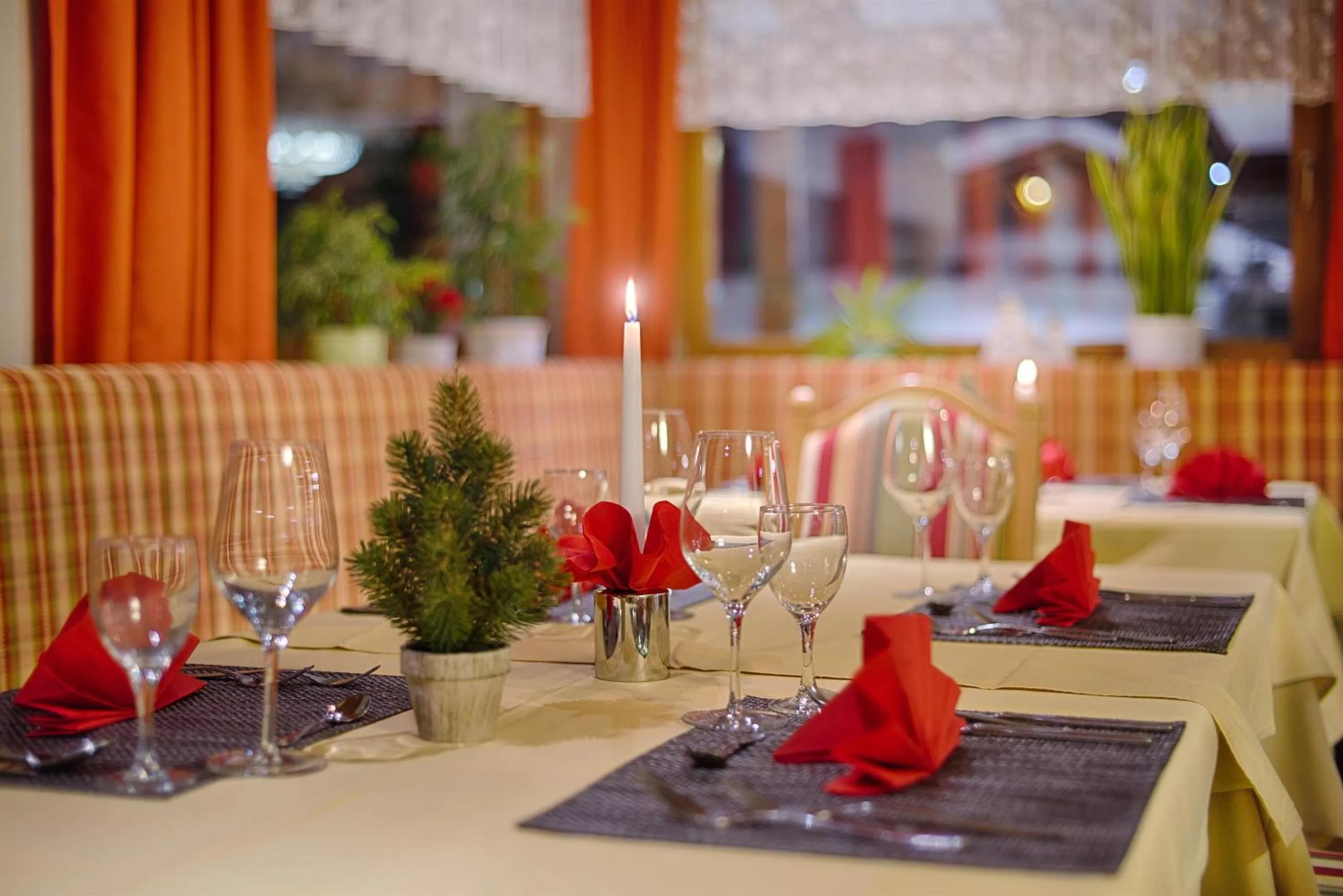 Restaurant/places to eat in Martinshof berg herz hotel