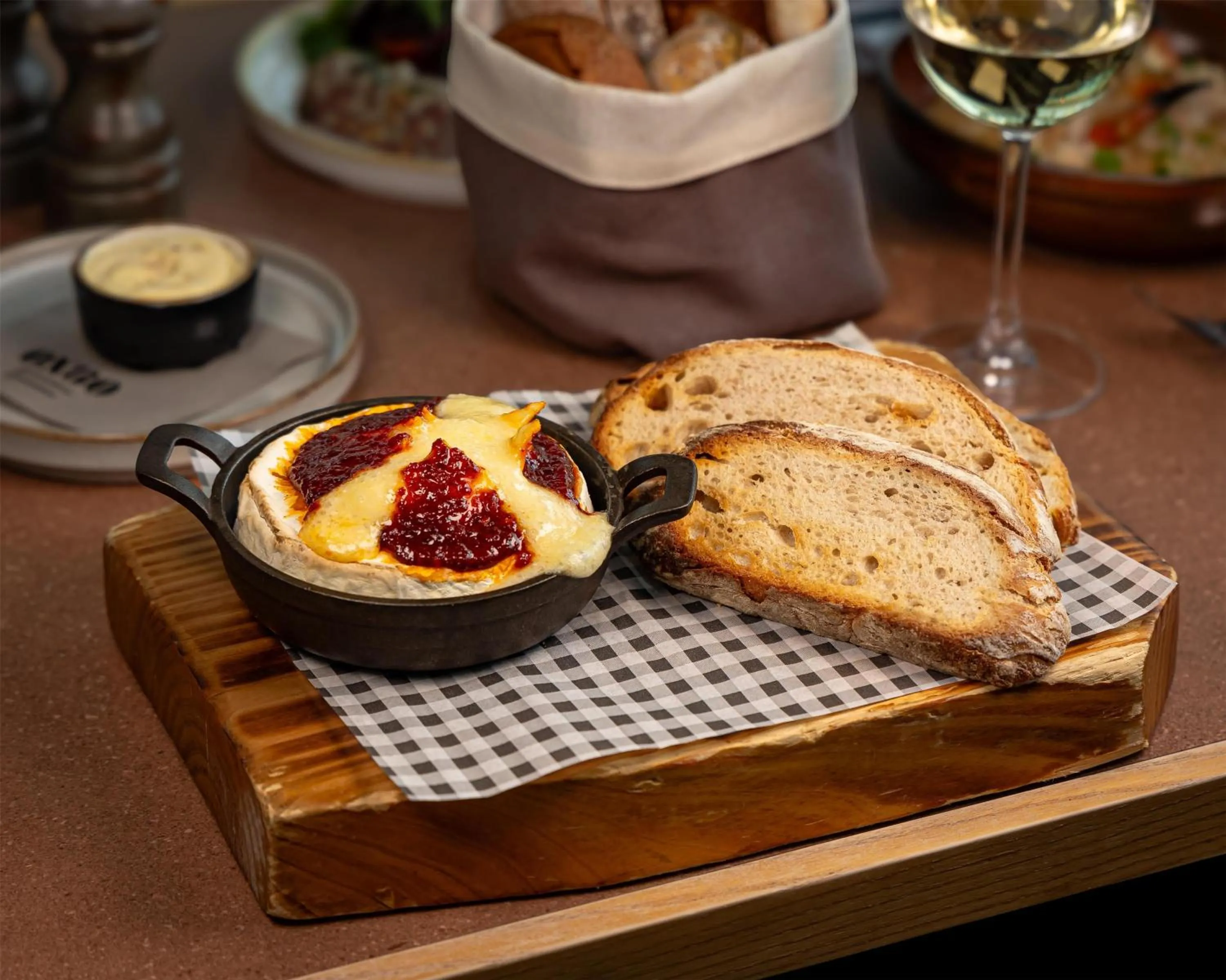 Restaurant/places to eat in Hilton London Heathrow Airport