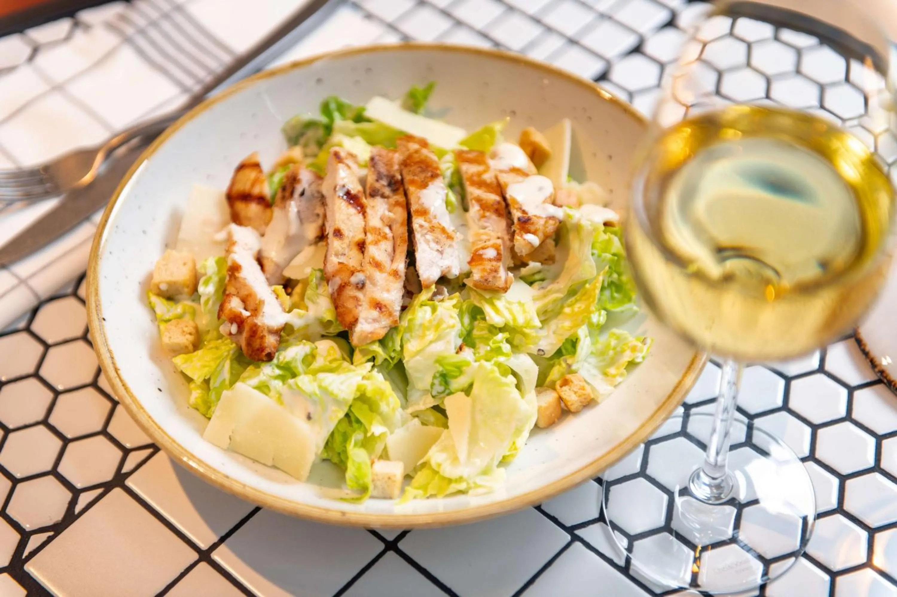 Restaurant/places to eat in Hilton London Heathrow Airport