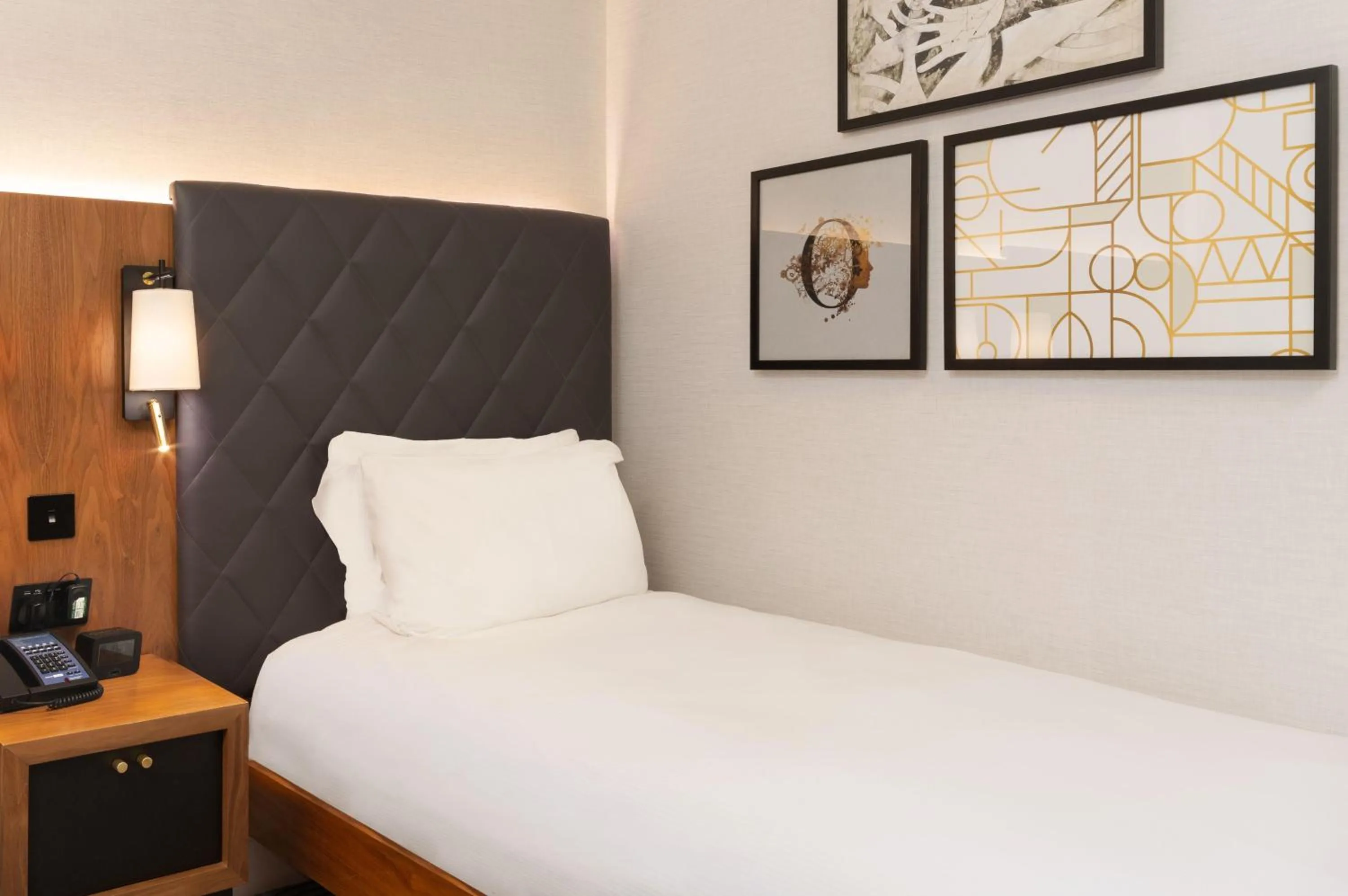 Bed in Hilton London Olympia