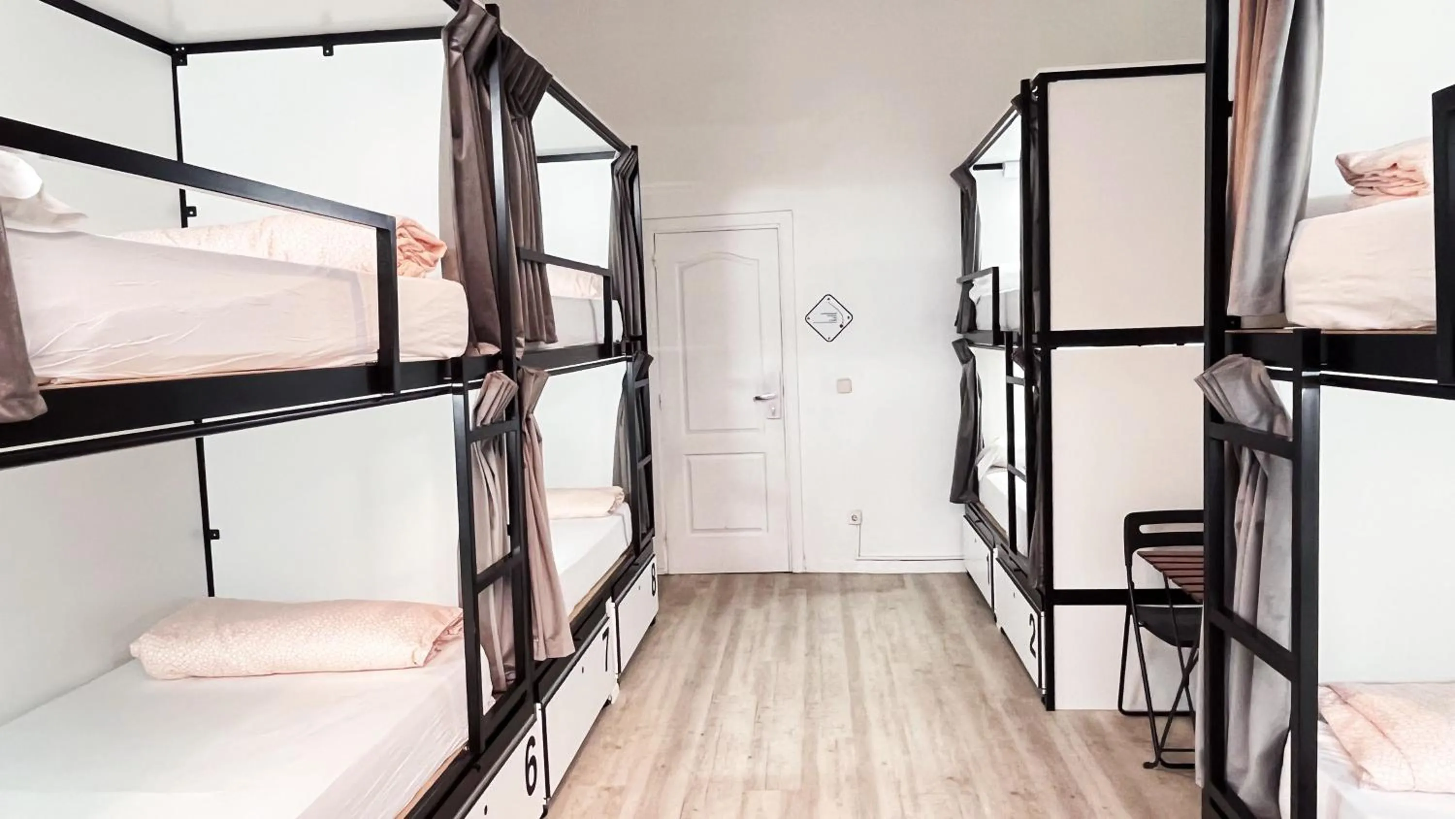 Photo of the whole room, Bed in Way Hostel Madrid