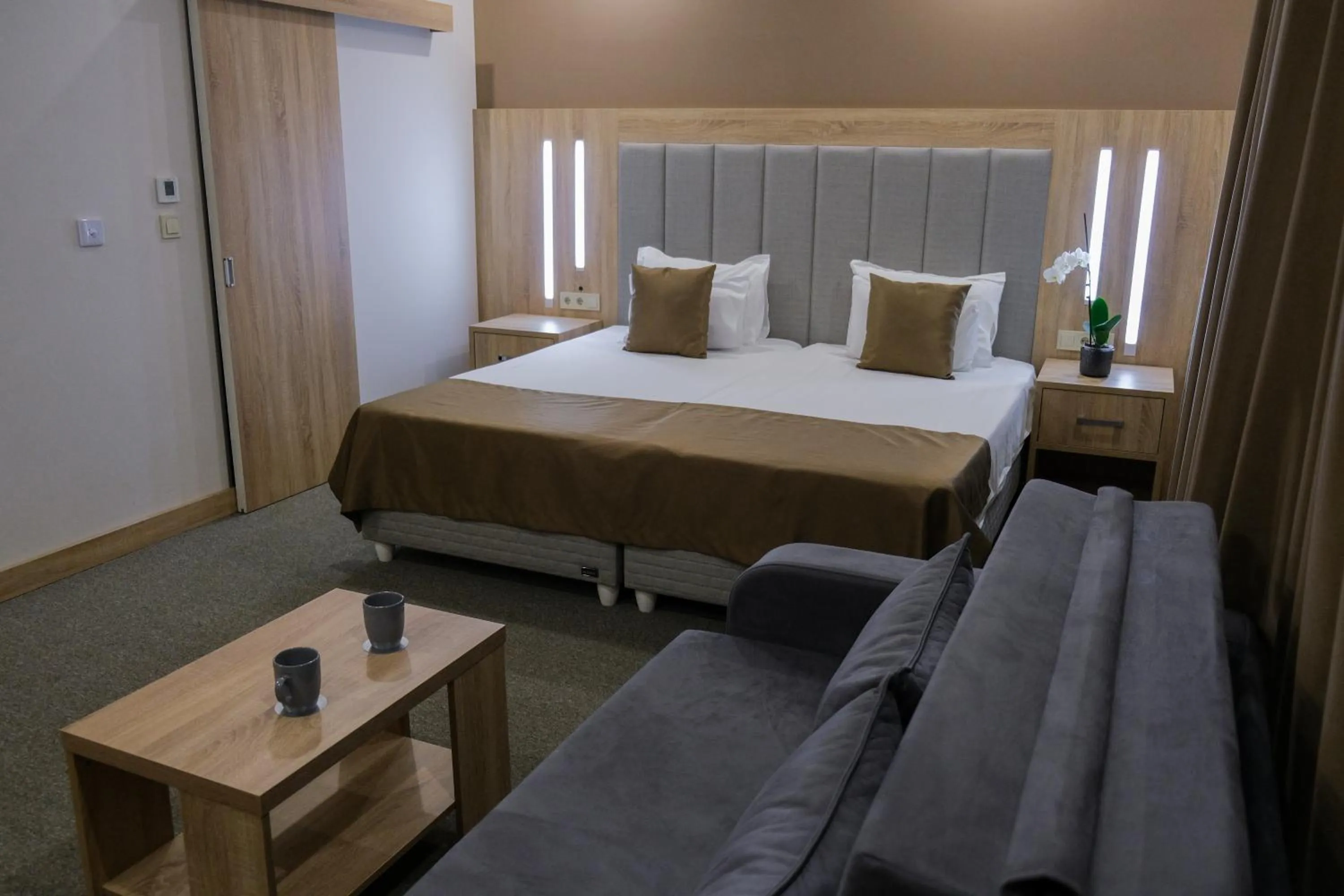 Photo of the whole room, Bed in SPS Hotel