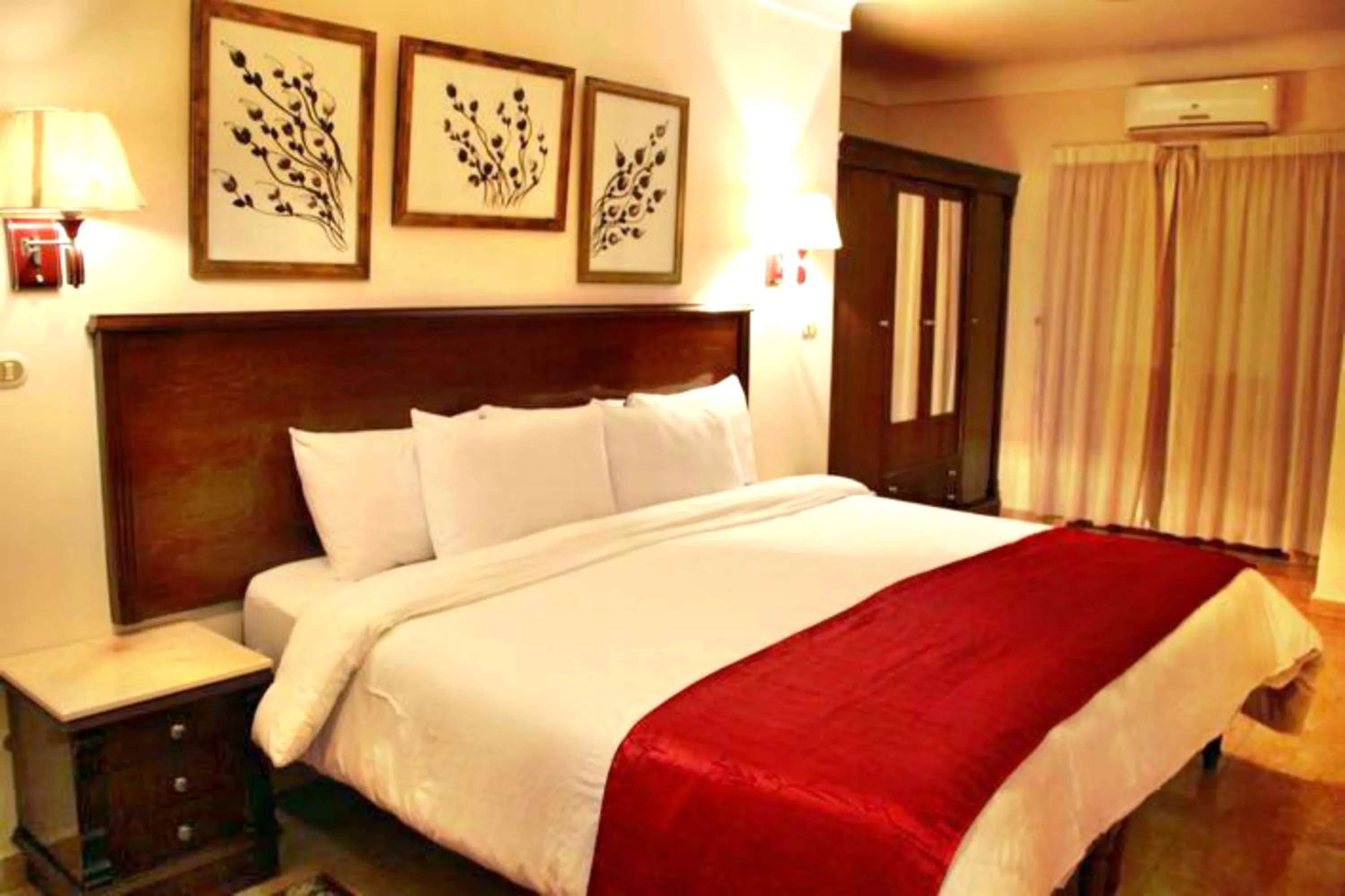 TV and multimedia, Bed in Alexandria Mediterranean Suites