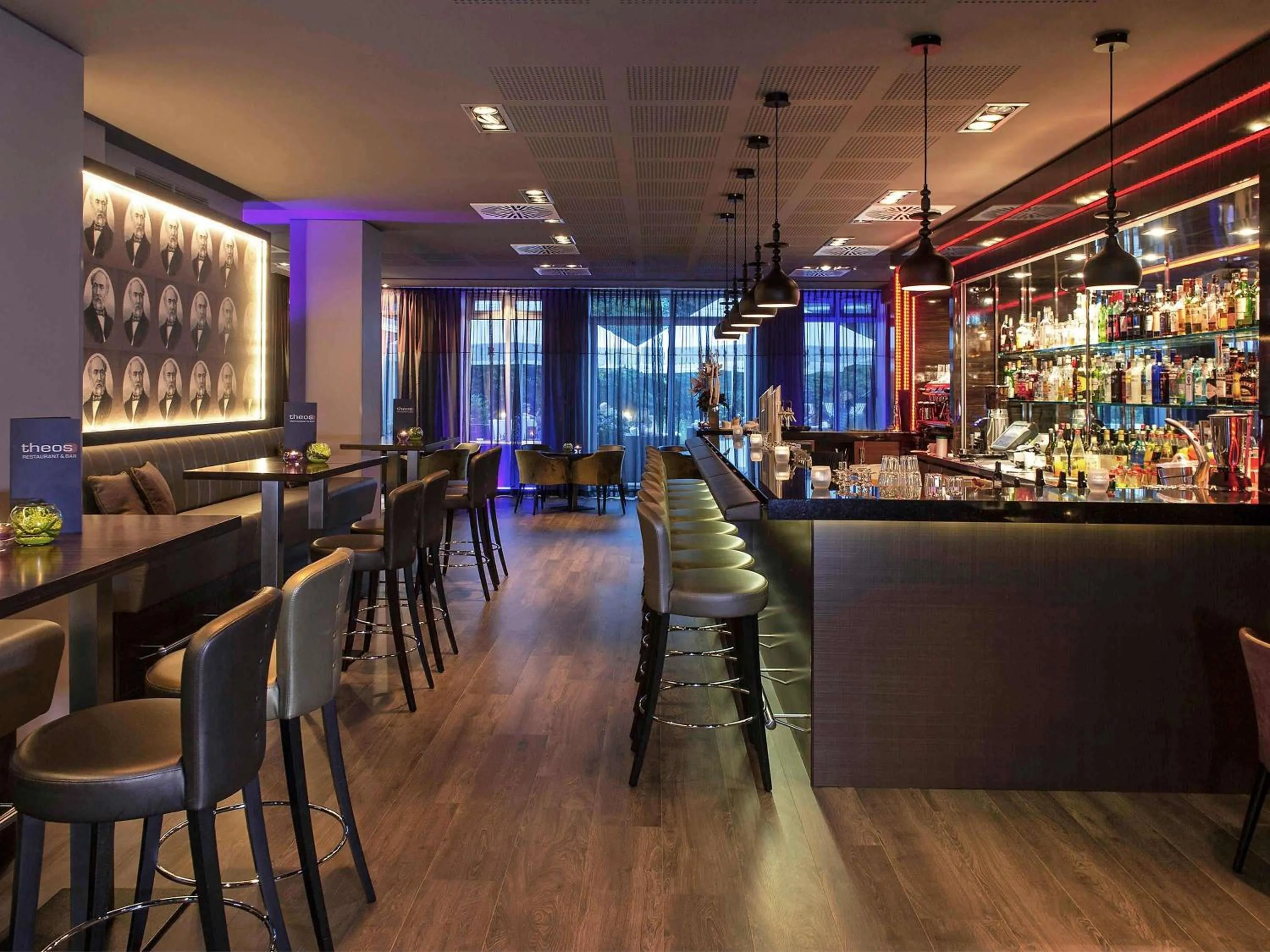 Restaurant/places to eat in Pullman Munich