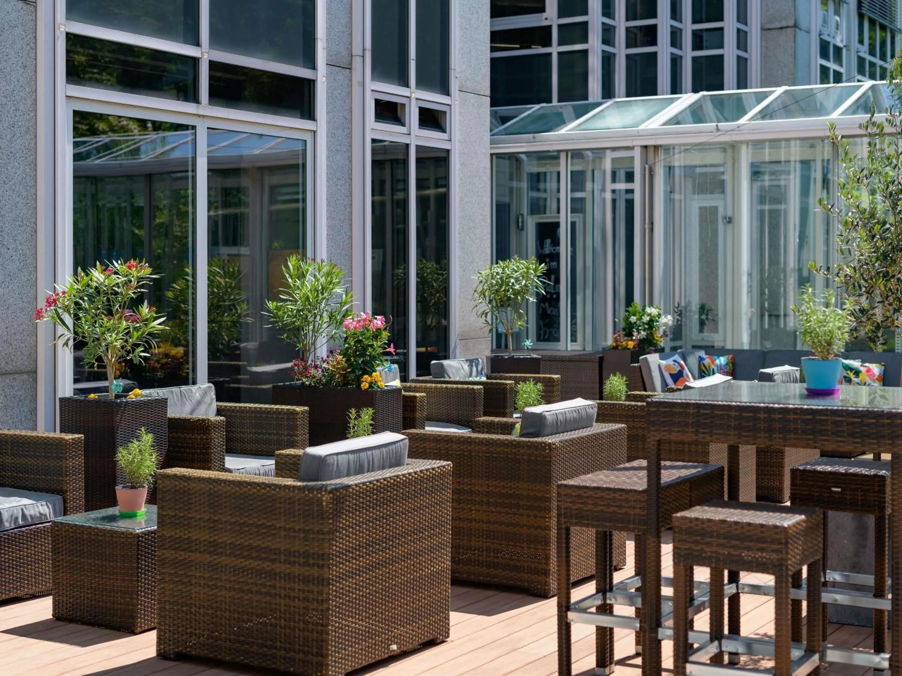 Restaurant/places to eat in Pullman Munich