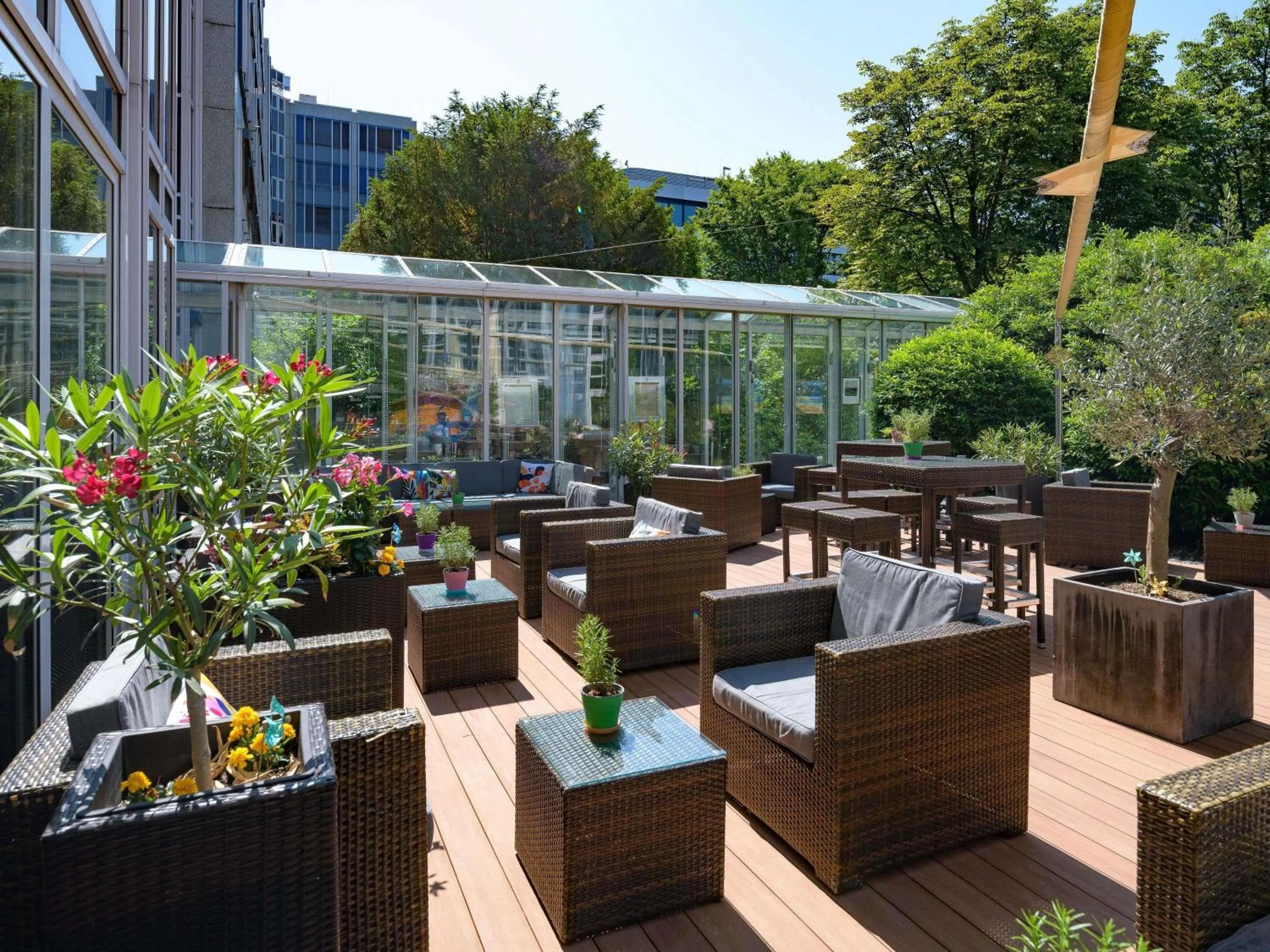 Restaurant/places to eat in Pullman Munich