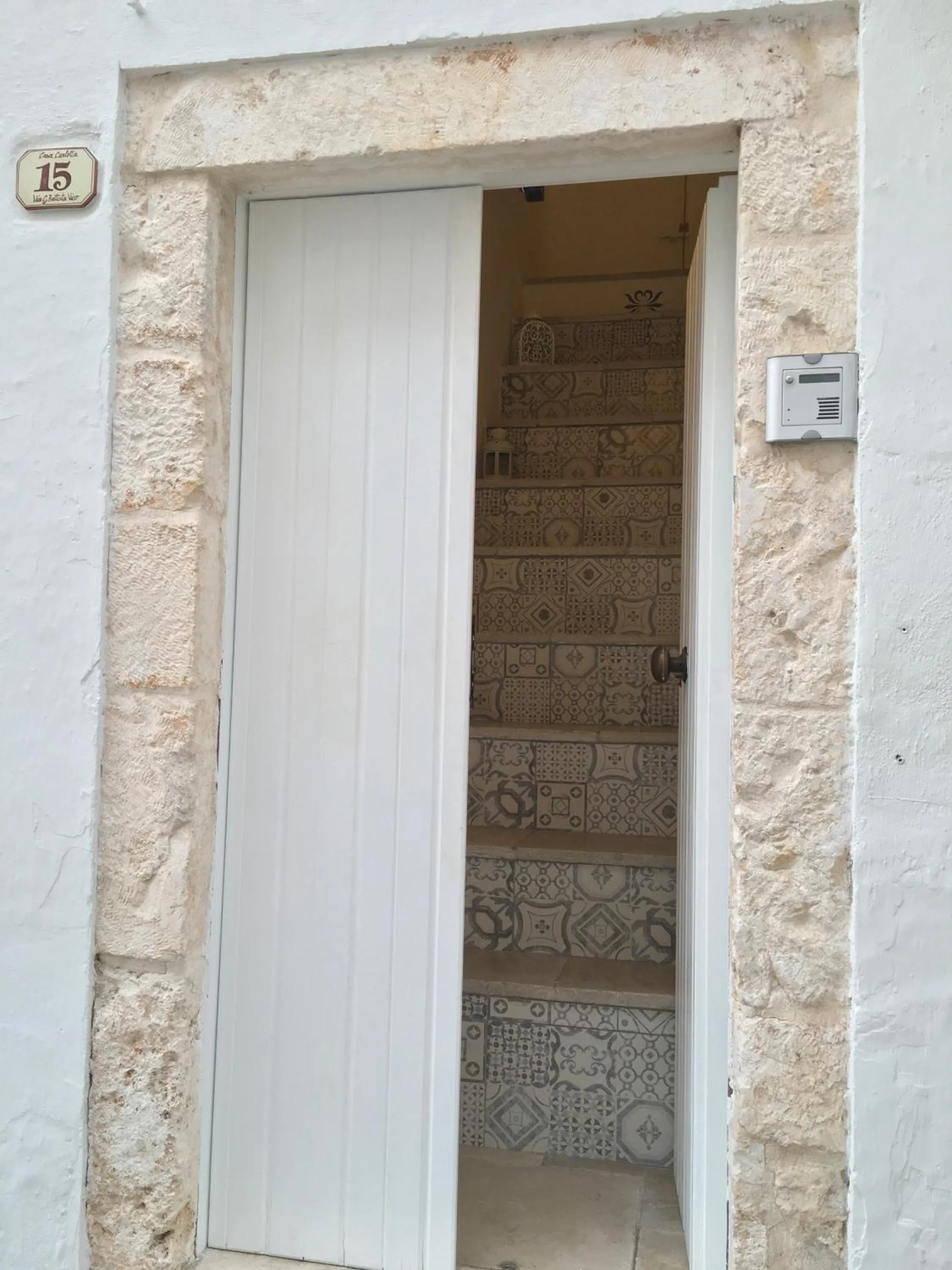 Facade/entrance in Casa Carlotta