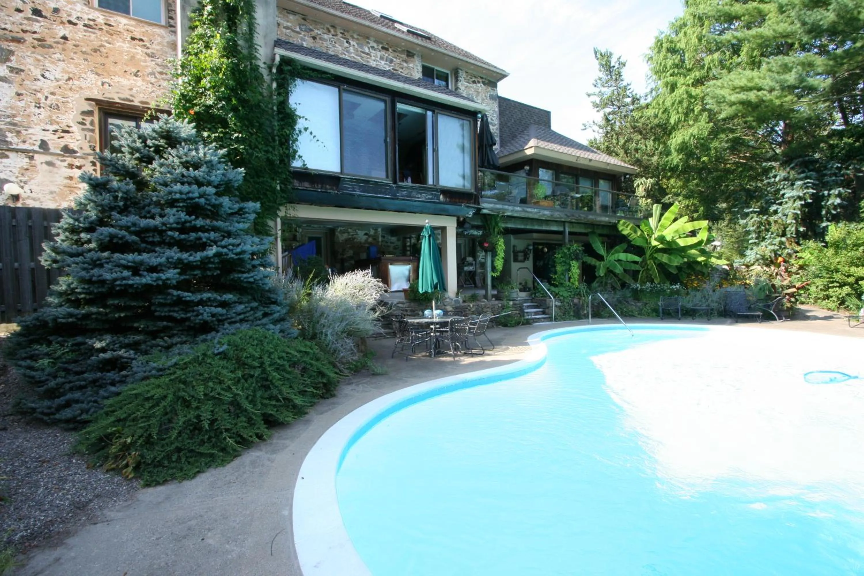 Swimming pool in Alpenhof Bed & Breakfast
