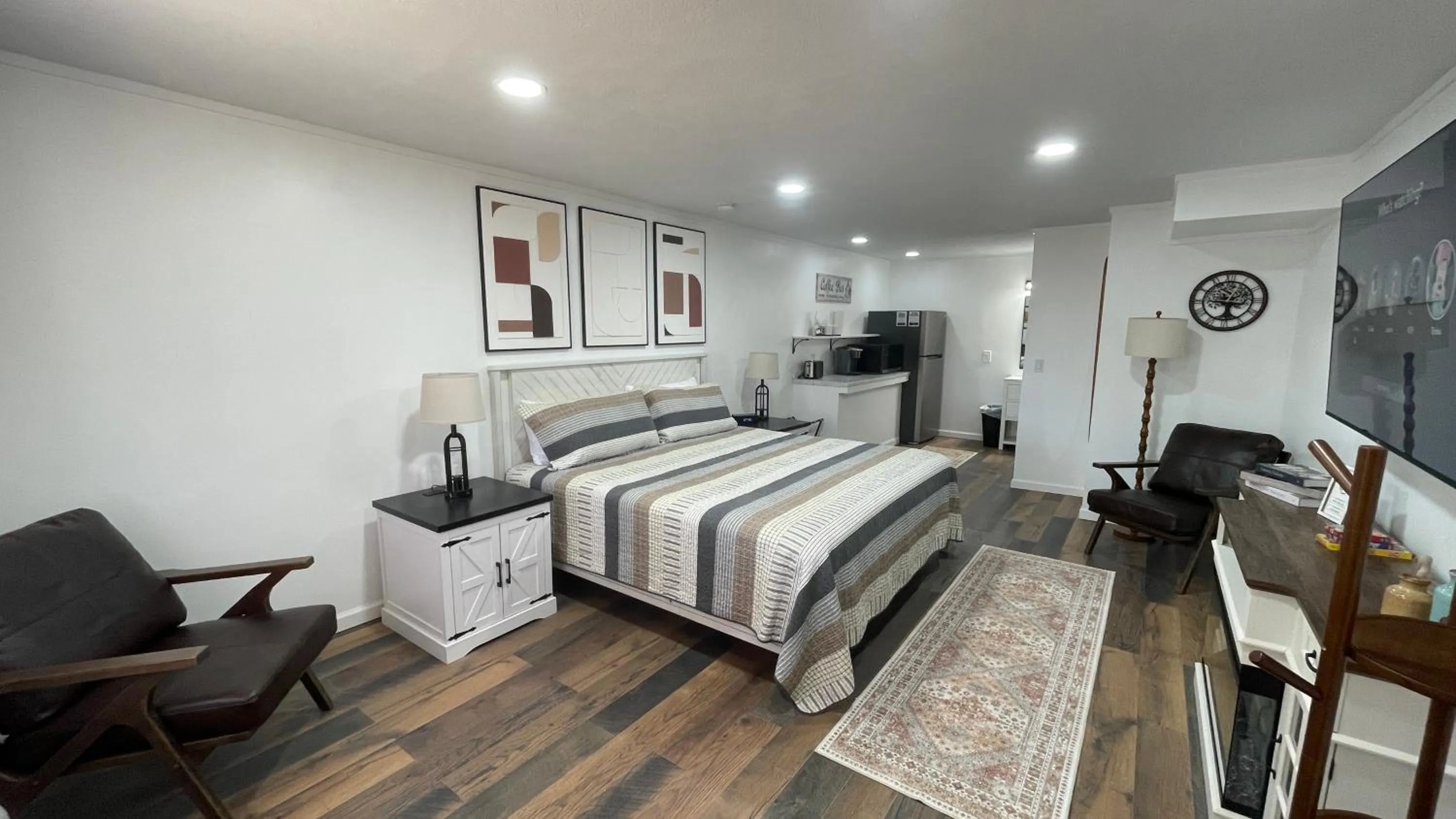 Bed in Basswood Resort
