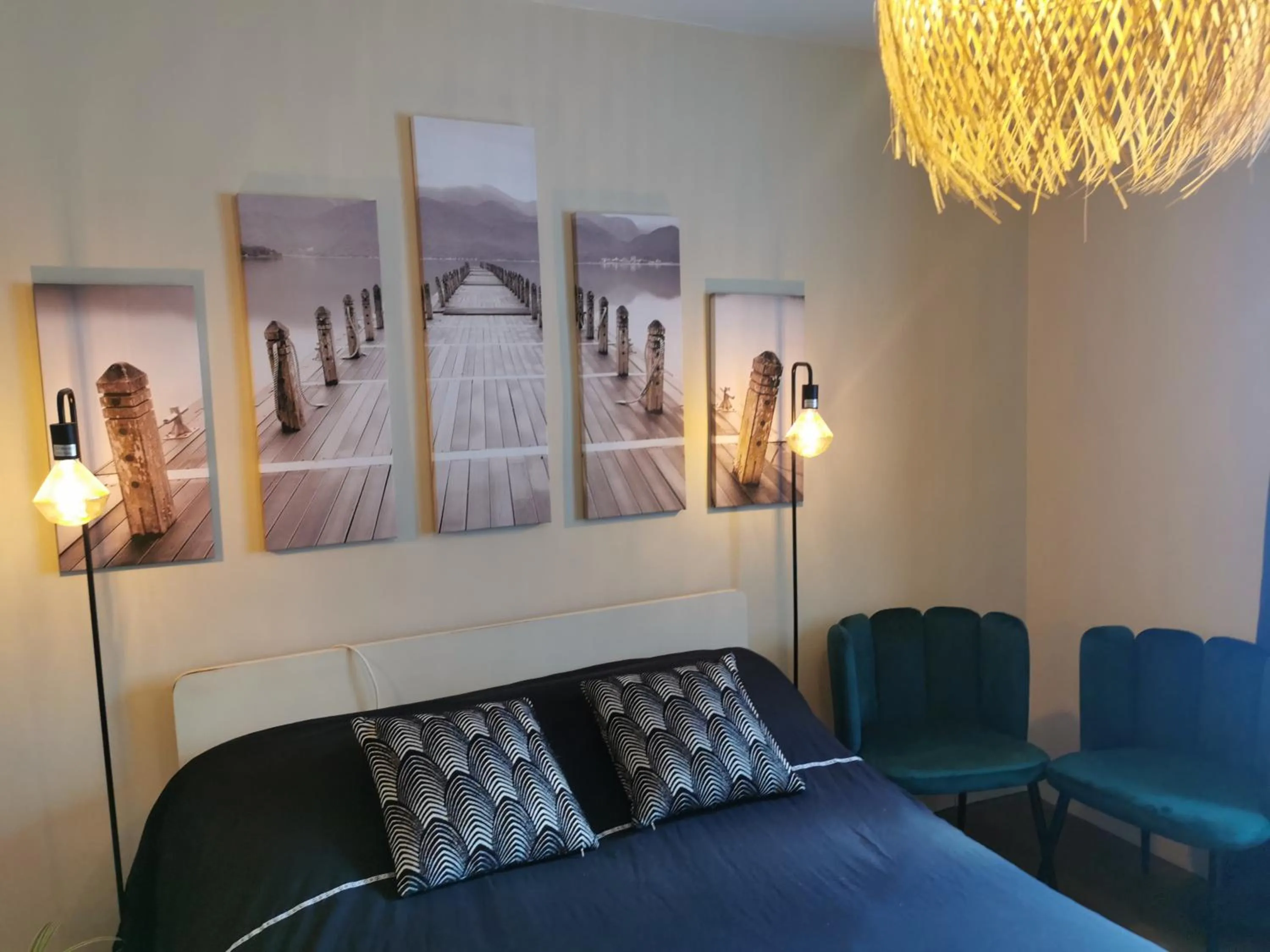 Bed in Chambres d'hôtes Chez Valérie Garage motos et vélos