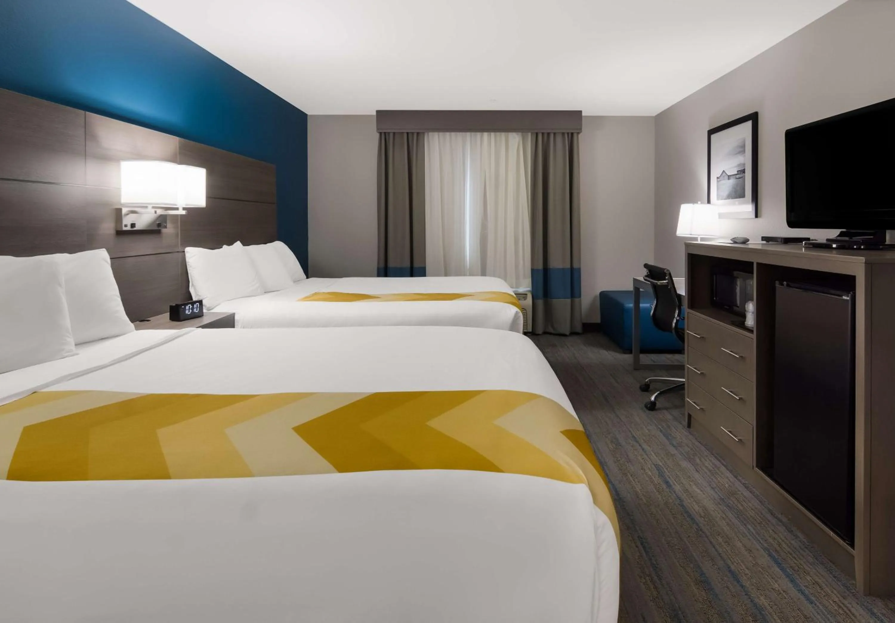 Photo of the whole room, Bed in Best Western Eastland