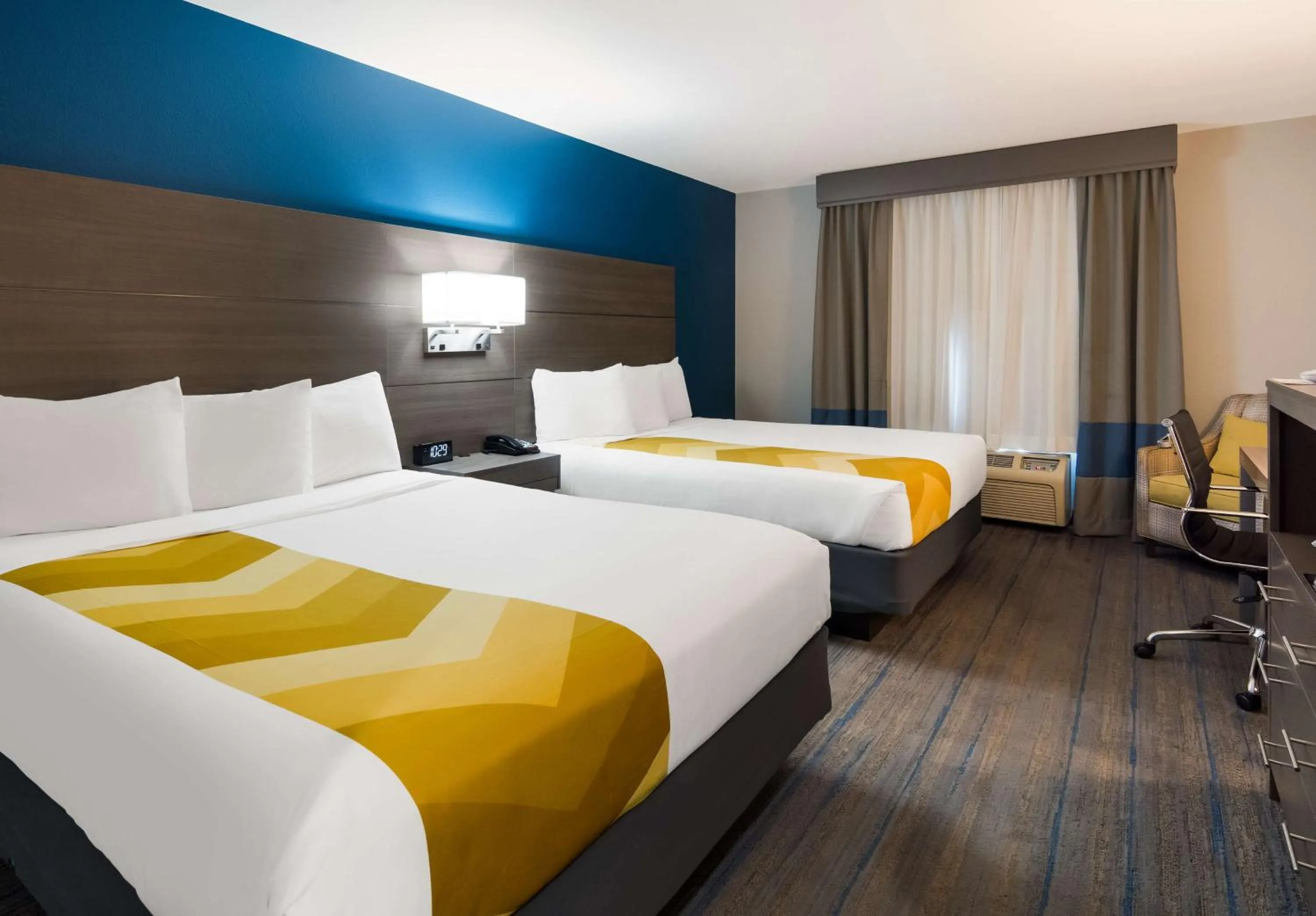 Bedroom, Bed in Best Western Eastland