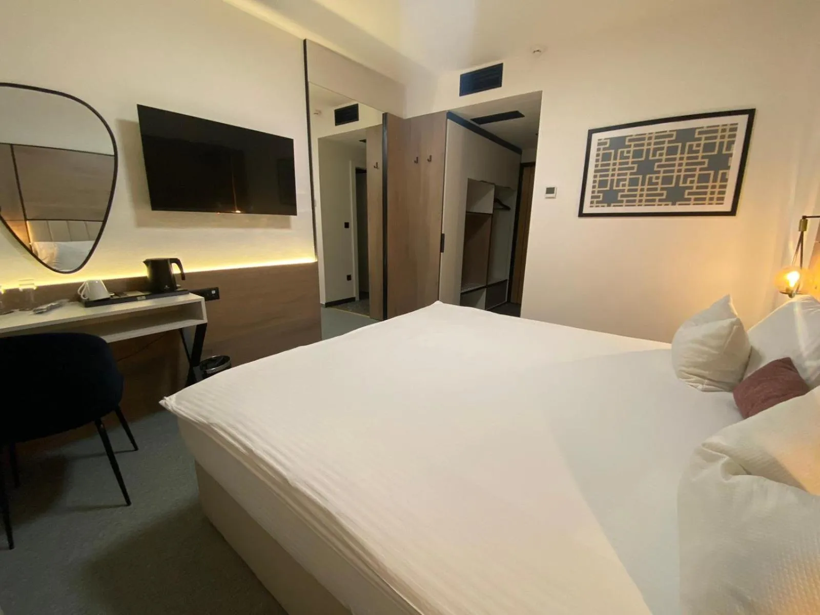 TV and multimedia, Bed in Hotel Grand