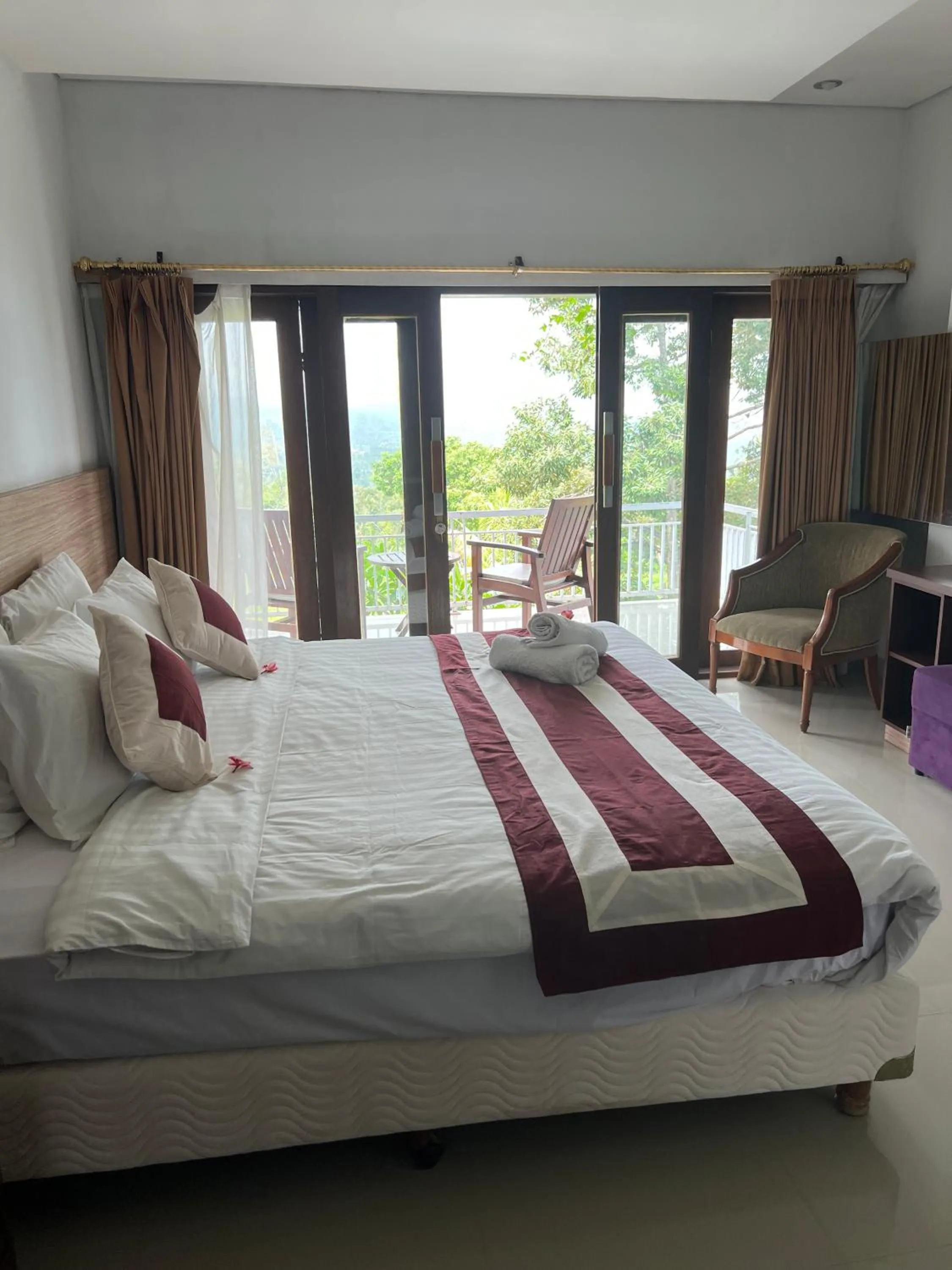 Bed in Mandhasativa Homestay