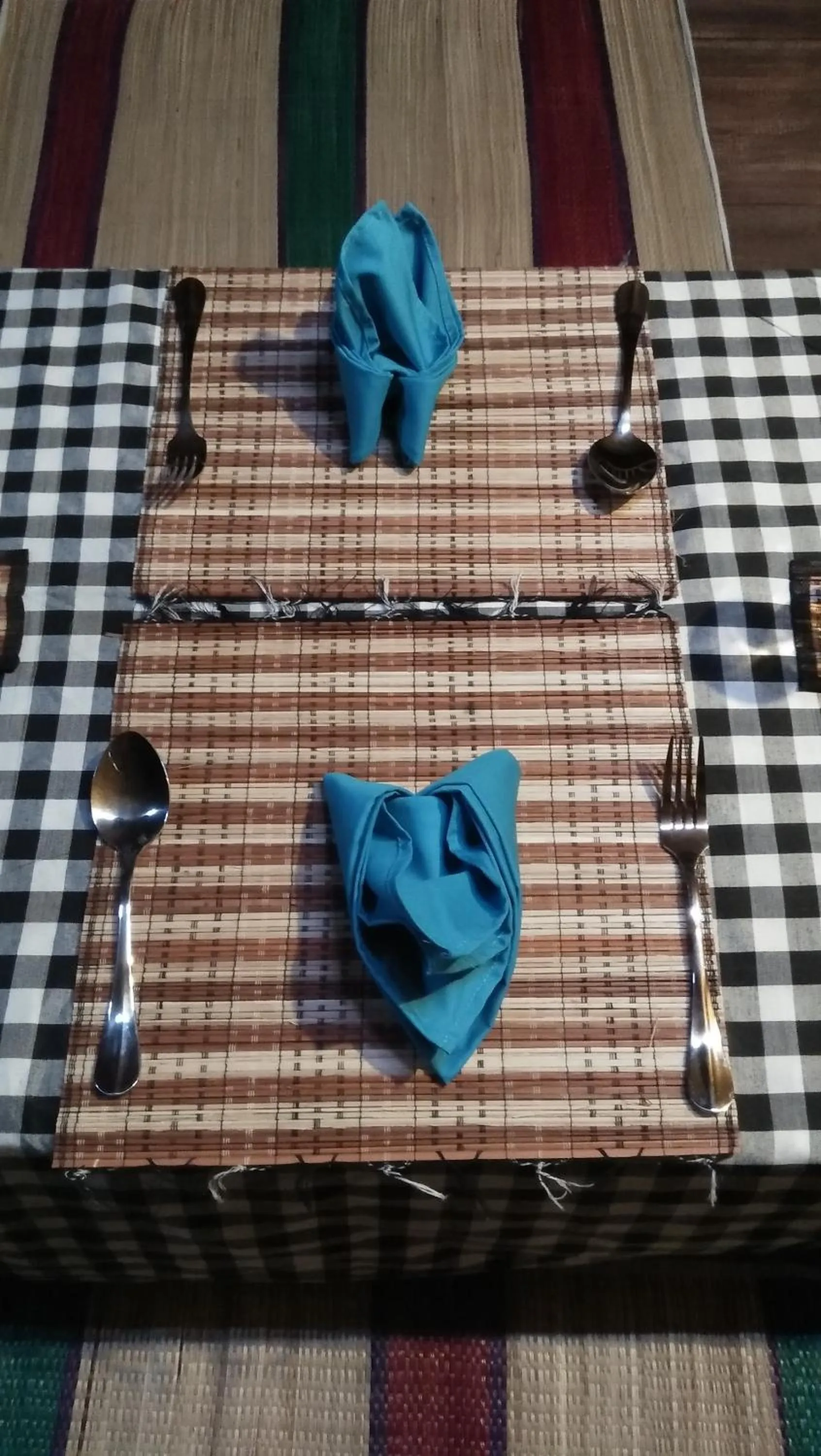 Restaurant/places to eat in Mandhasativa Homestay