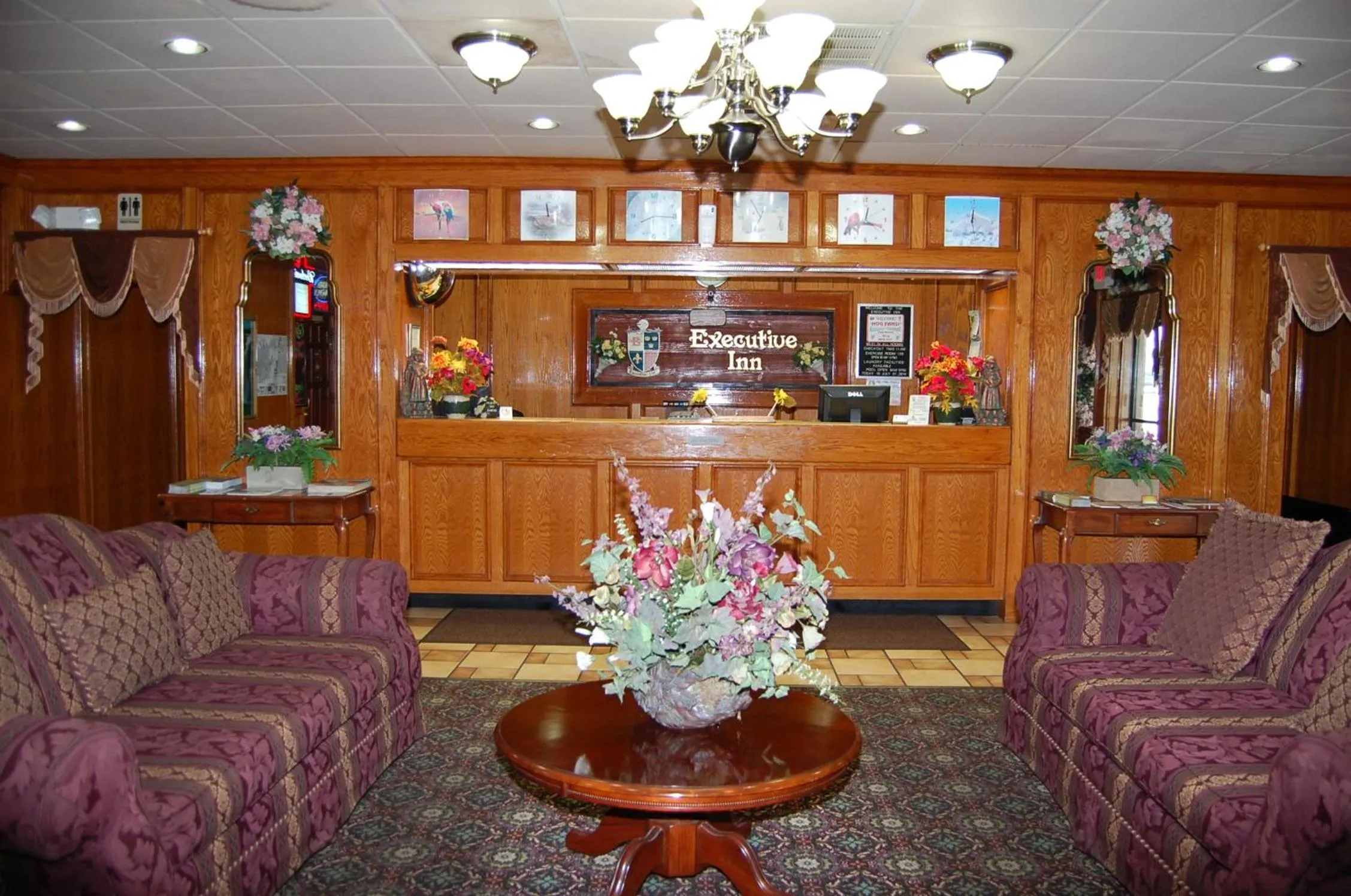Lobby or reception in Executive Inn and Suites Springdale