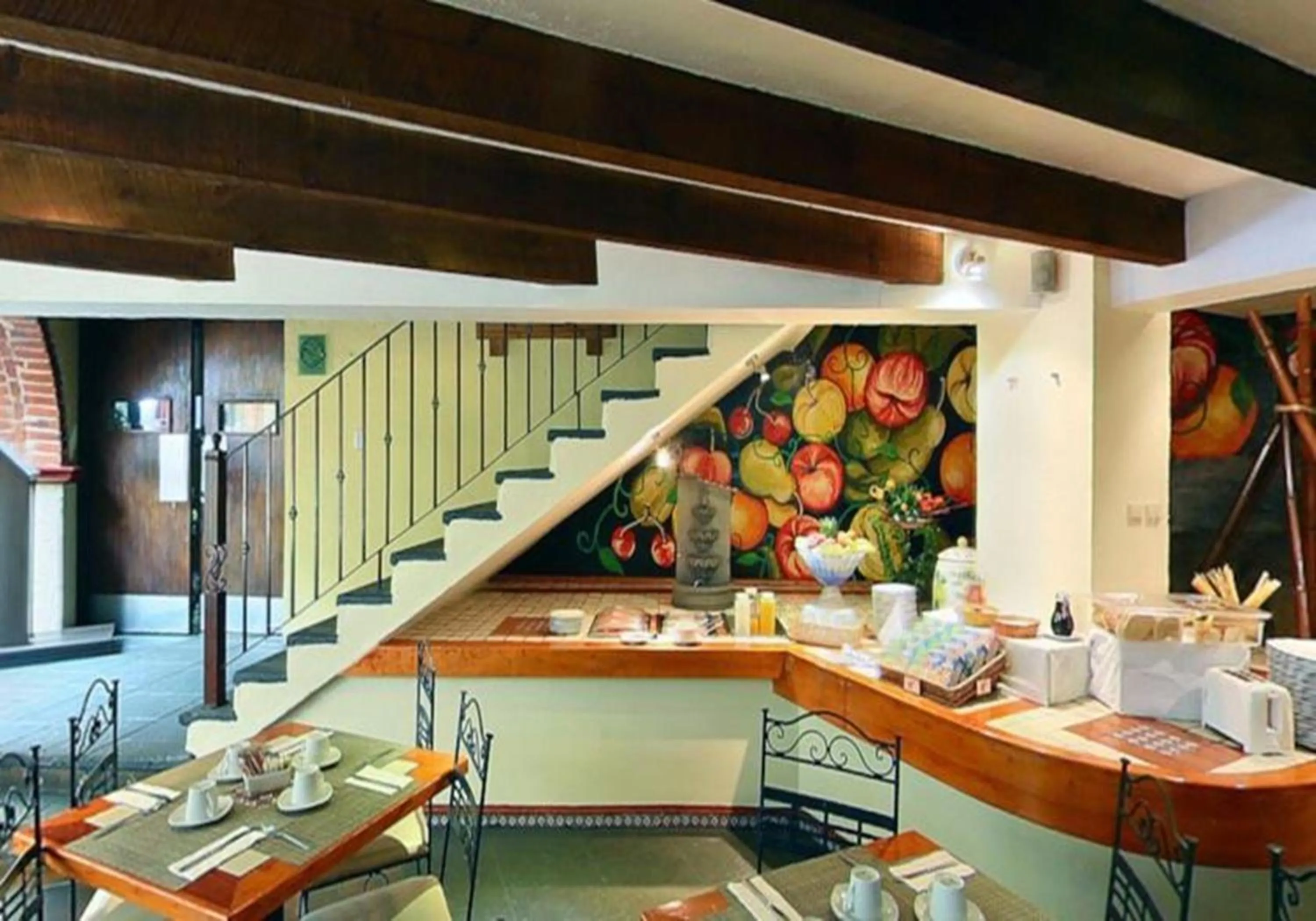 Restaurant/places to eat in Mision Xalapa Plaza de las Convenciones