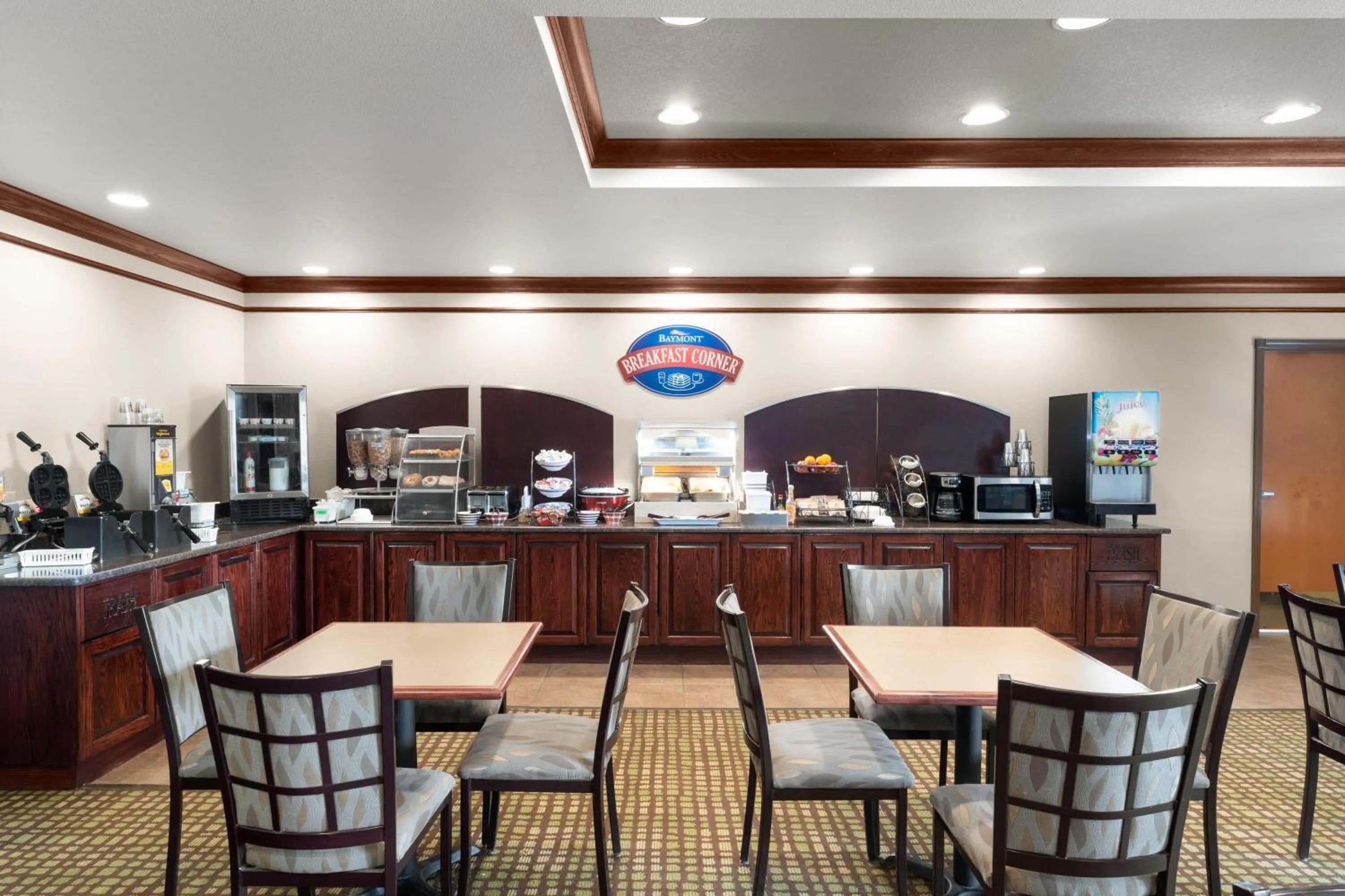 Breakfast in Baymont Inn & Suites by Wyndham Sturgis