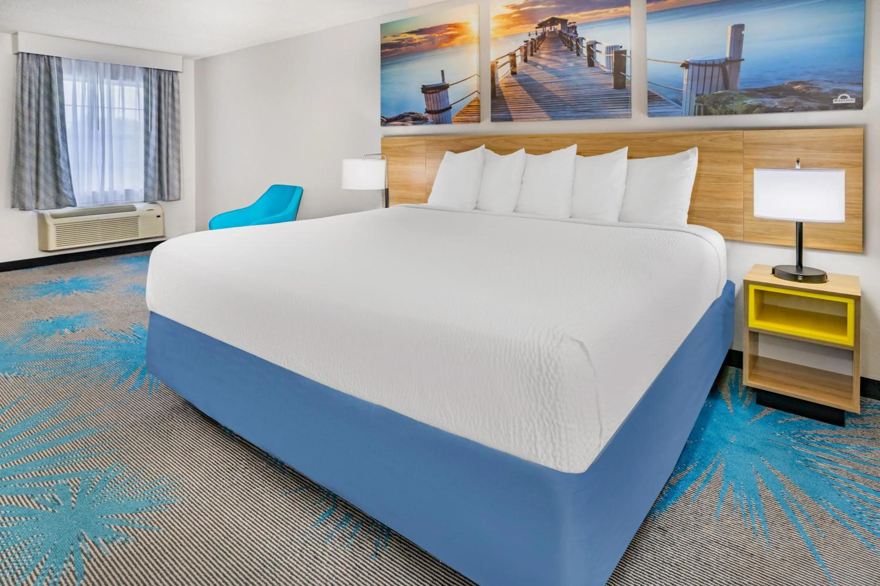 Bed in Days Inn by Wyndham Barnwell