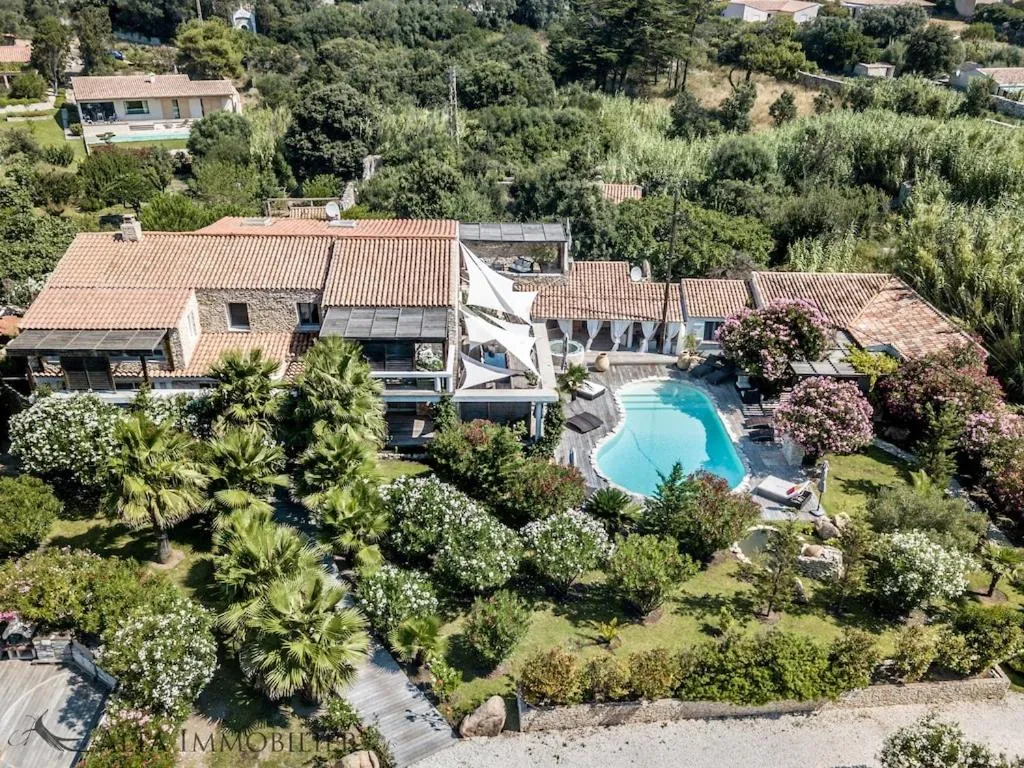 Property building in Villa Petra Bianca Suites & Chambres