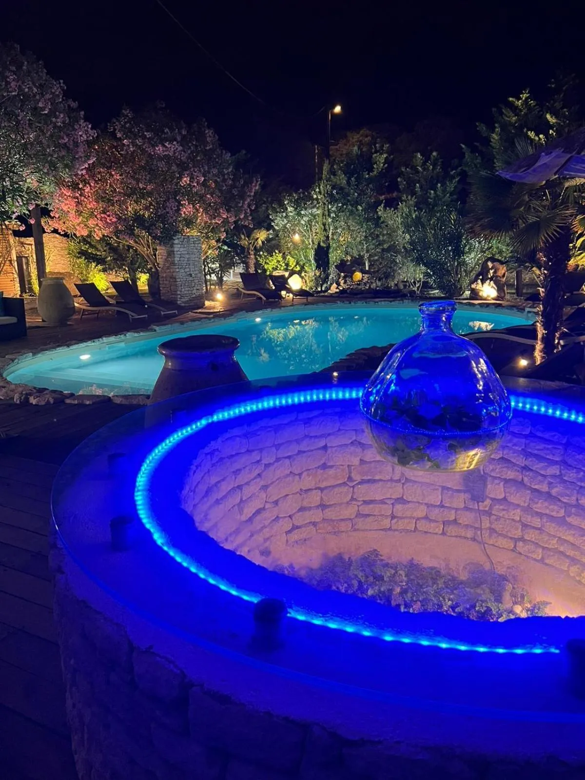 Swimming pool in Villa Petra Bianca Suites & Chambres