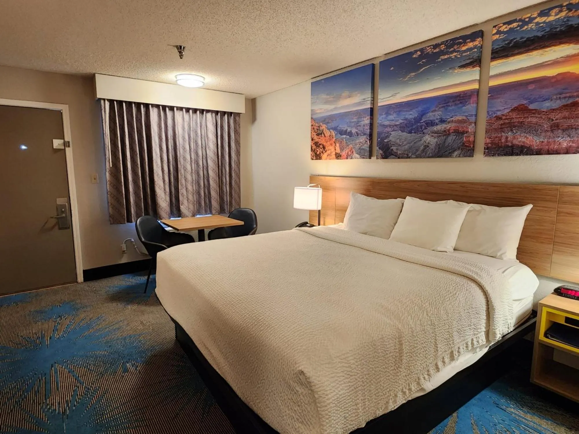 Bed in Days Inn by Wyndham Tucumcari