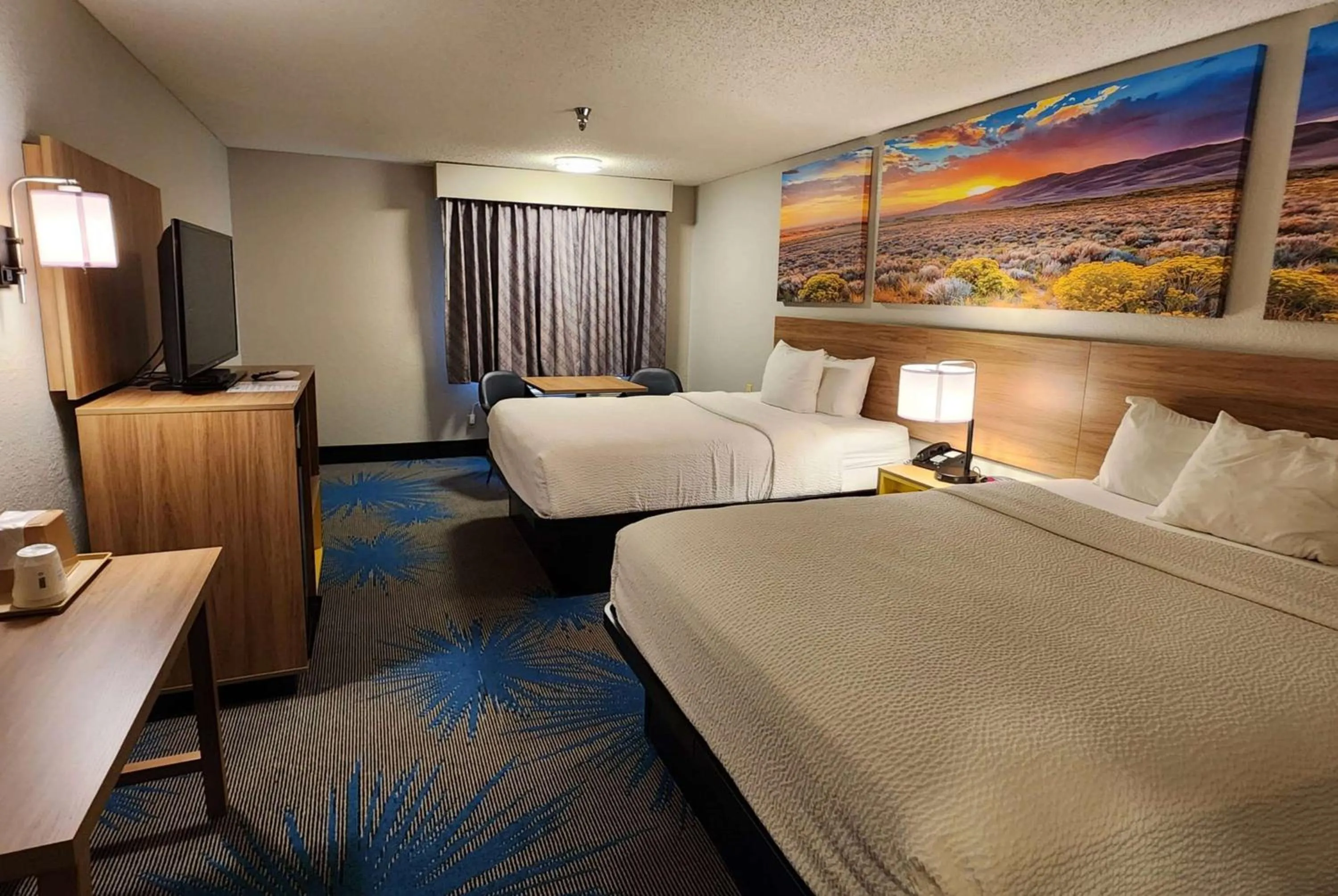 Photo of the whole room, Bed in Days Inn by Wyndham Tucumcari