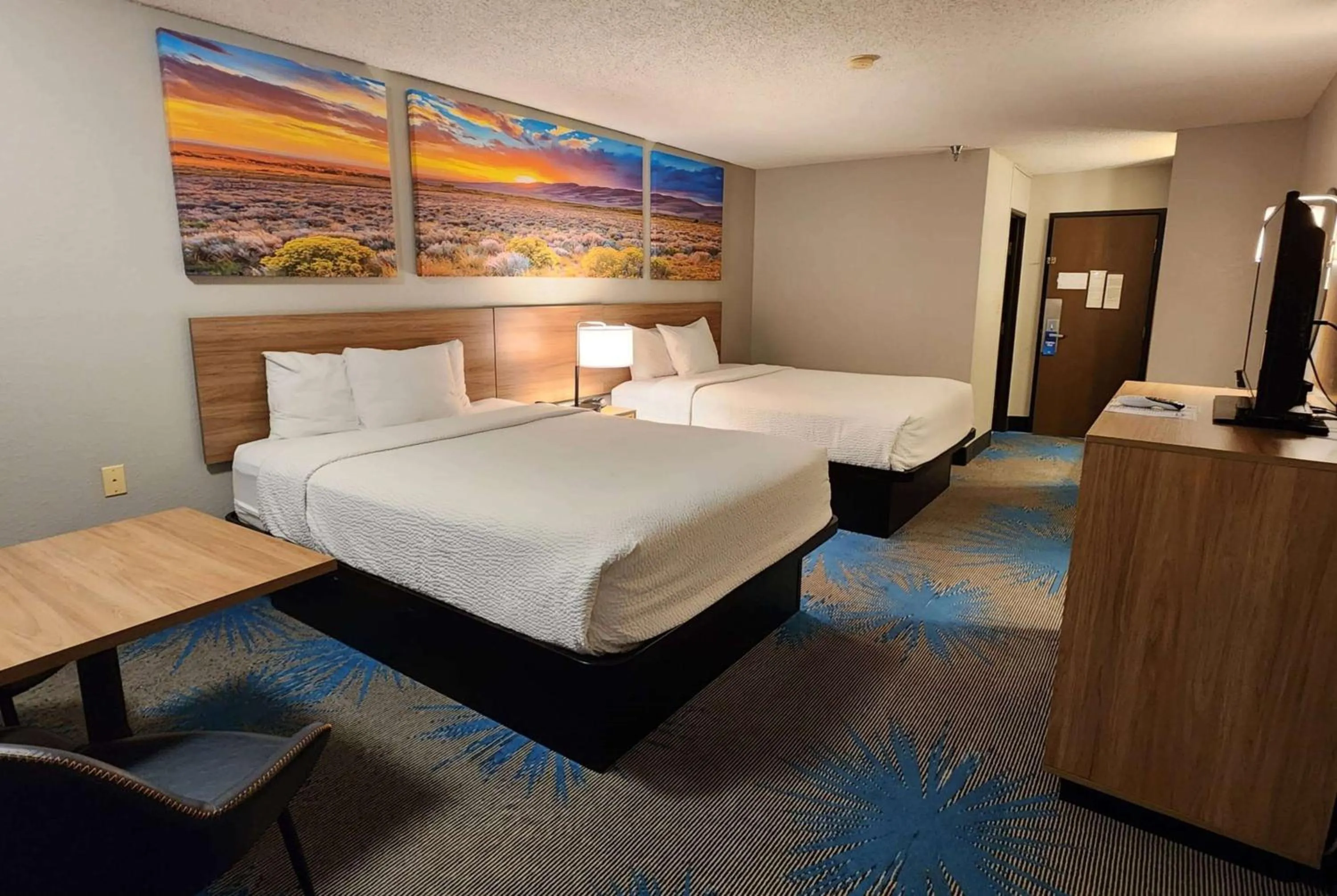 Photo of the whole room, Bed in Days Inn by Wyndham Tucumcari