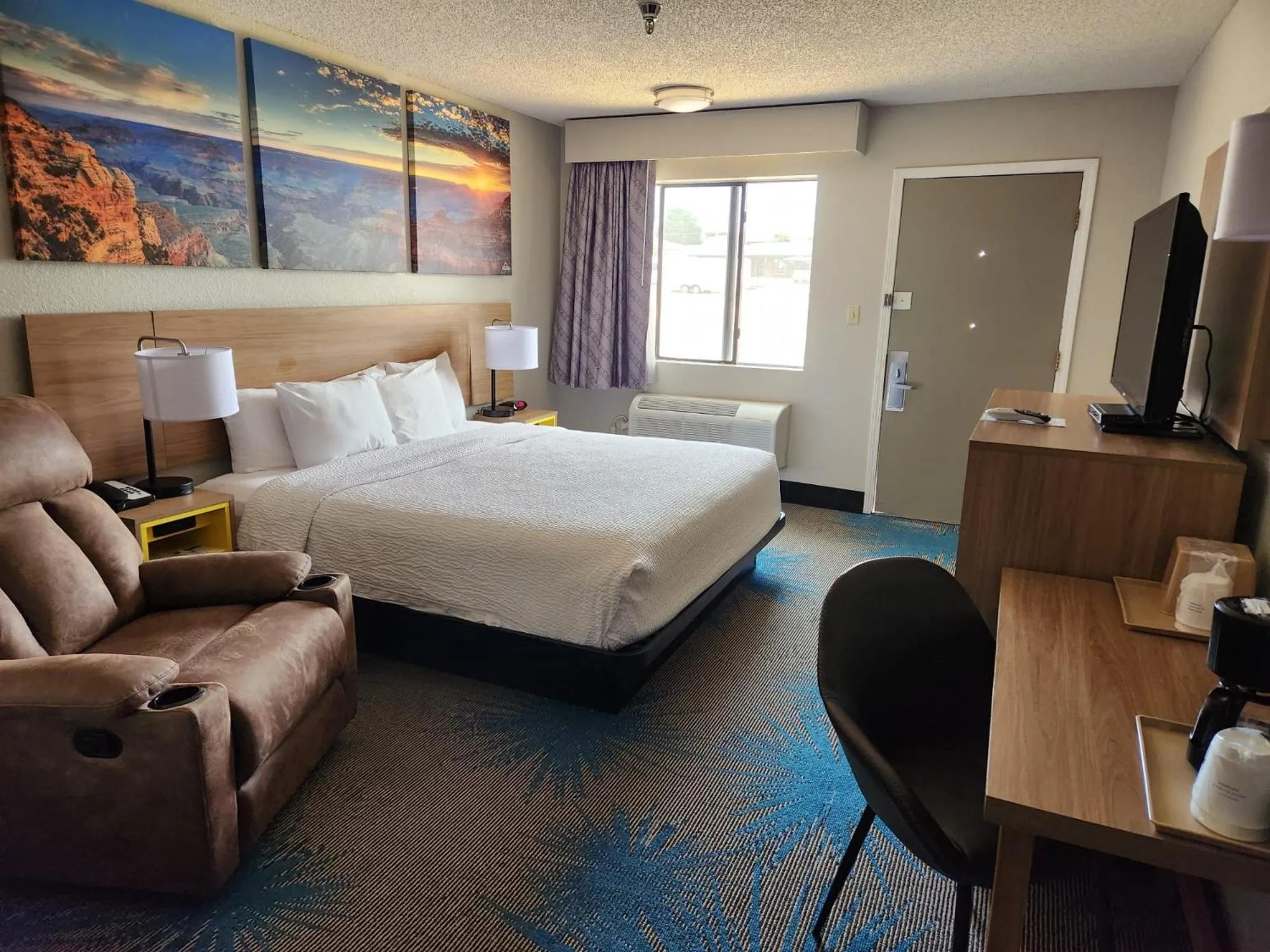 Bed in Days Inn by Wyndham Tucumcari
