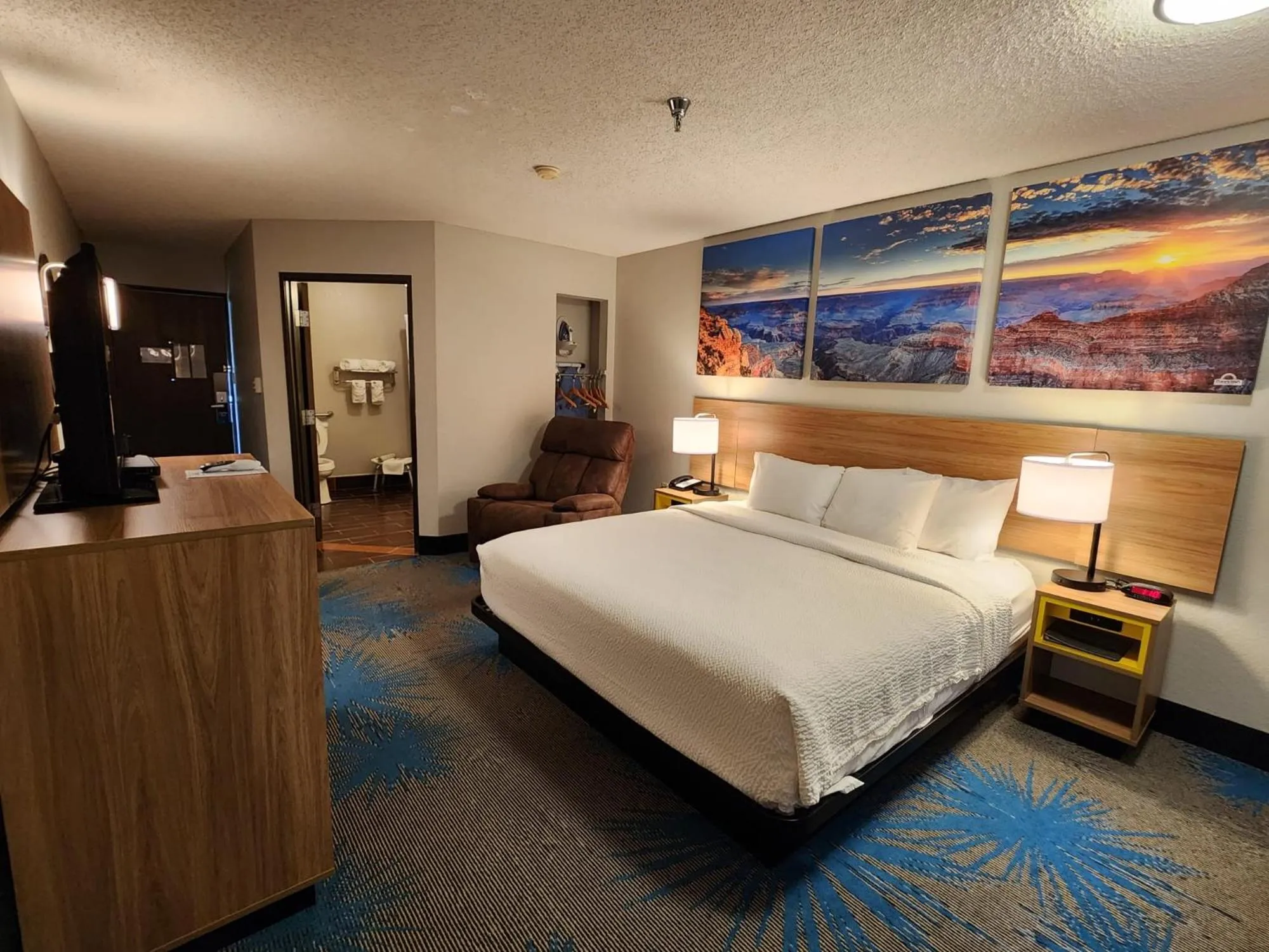 Bed in Days Inn by Wyndham Tucumcari