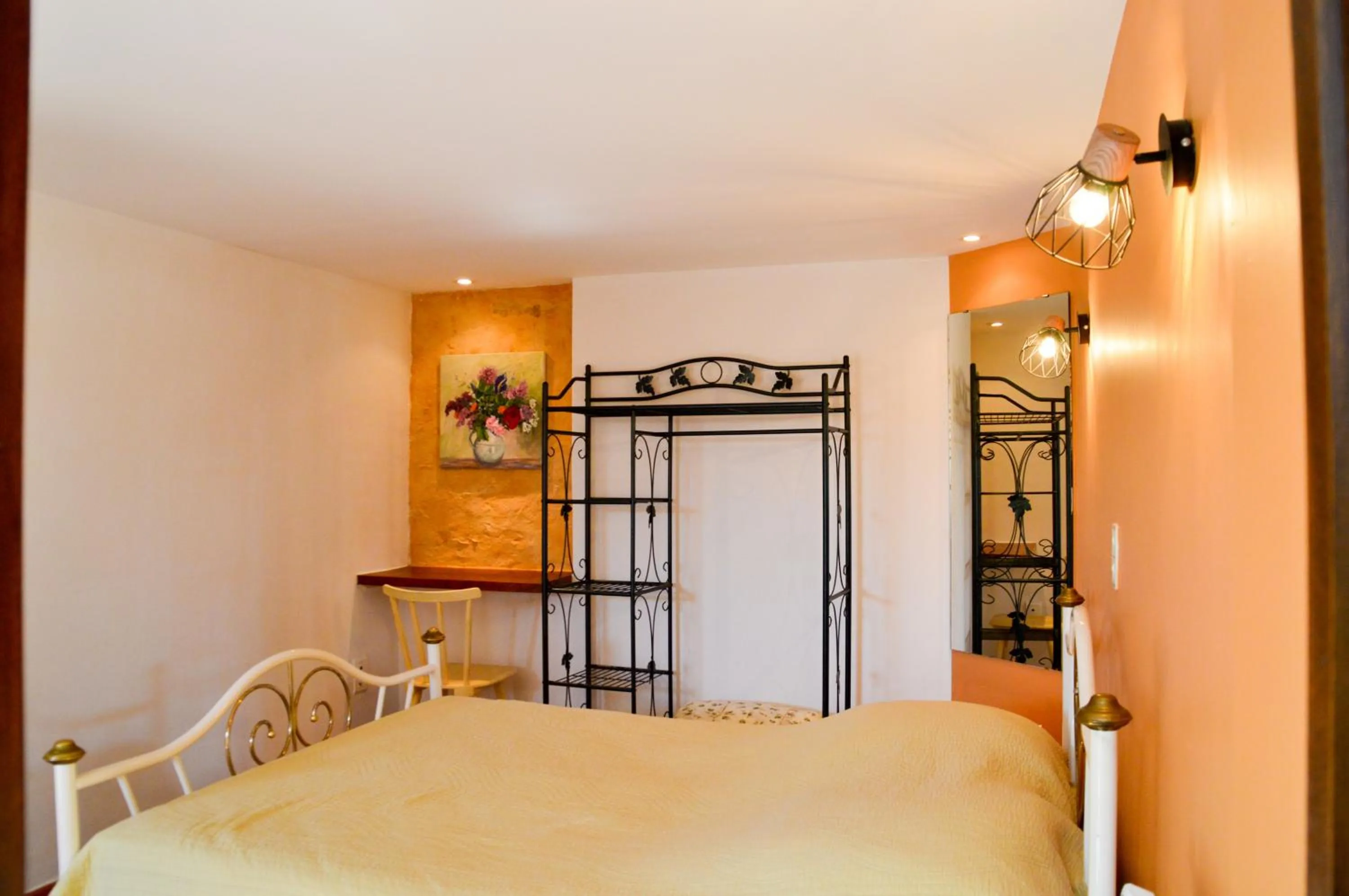 Photo of the whole room, Bed in La Bastide Du Claus - Vitaverde