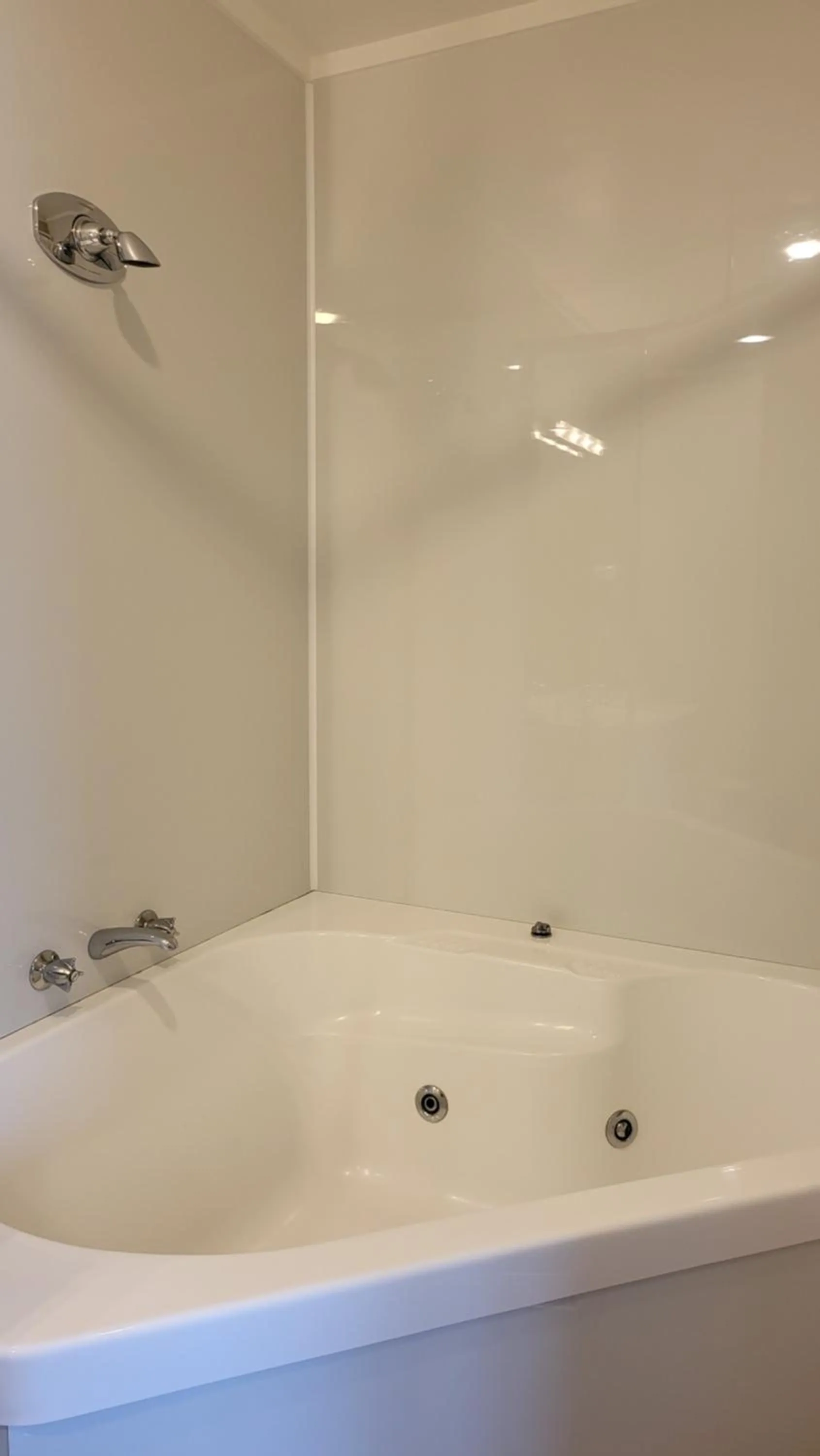 Hot Tub in Manukau Motor Lodge