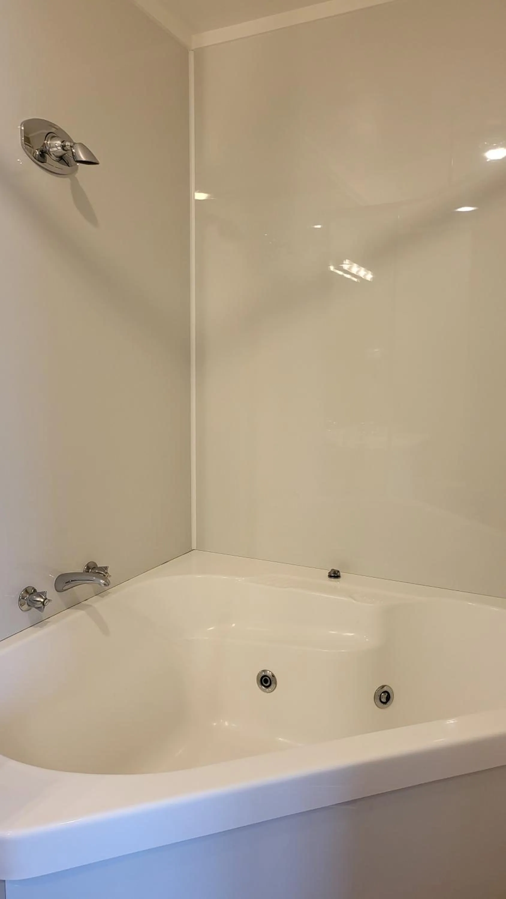 Hot Tub in Manukau Motor Lodge