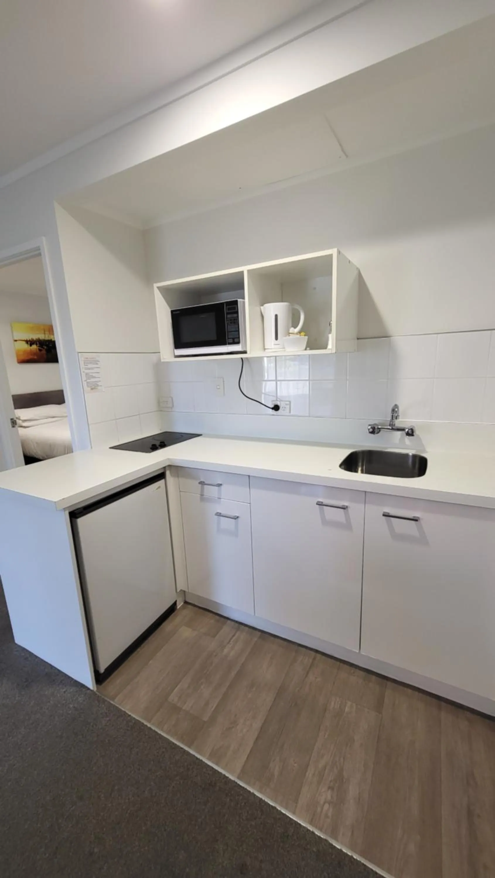 Kitchen or kitchenette in Manukau Motor Lodge