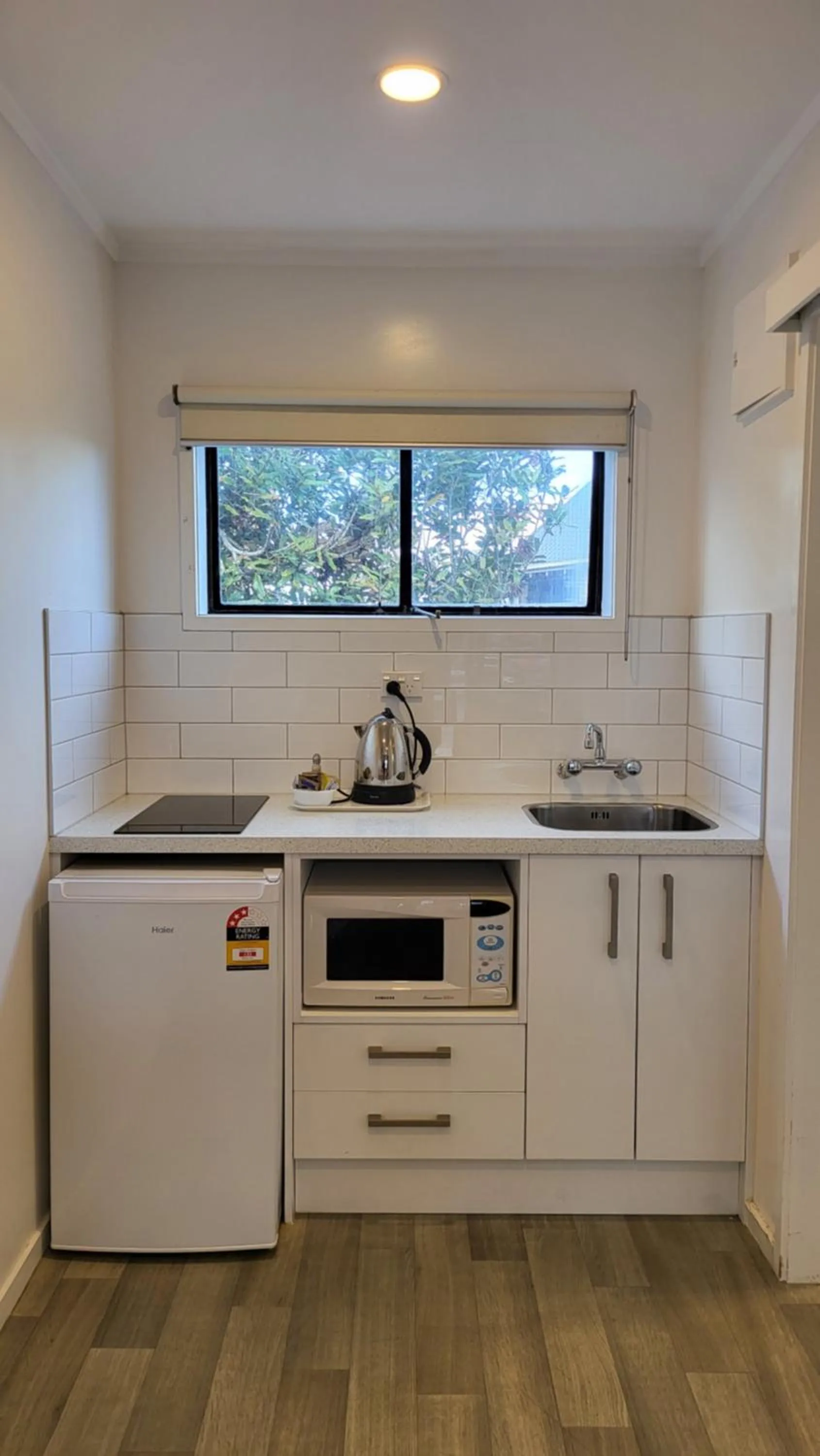 Kitchen or kitchenette in Manukau Motor Lodge
