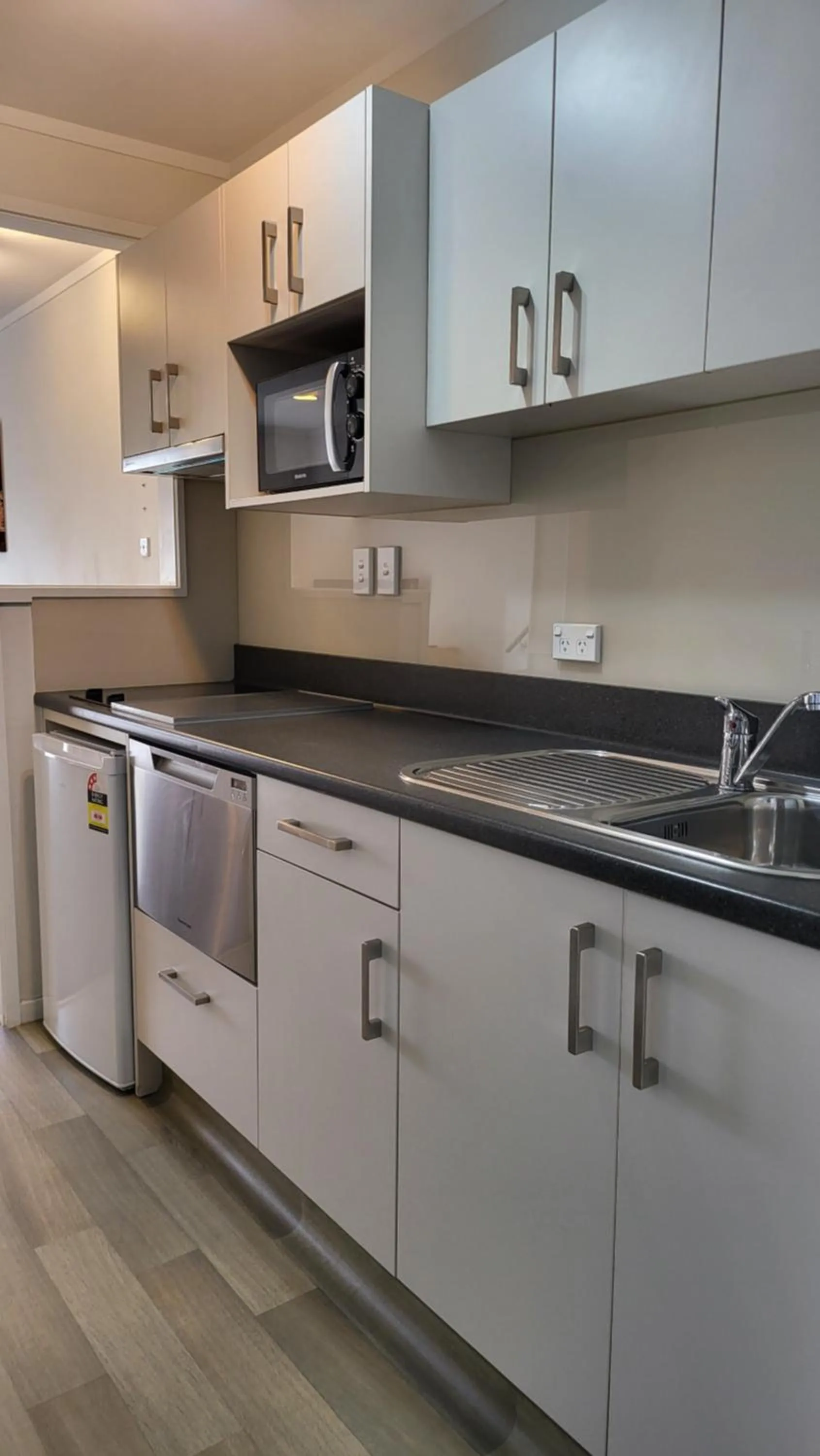 Kitchen or kitchenette in Manukau Motor Lodge