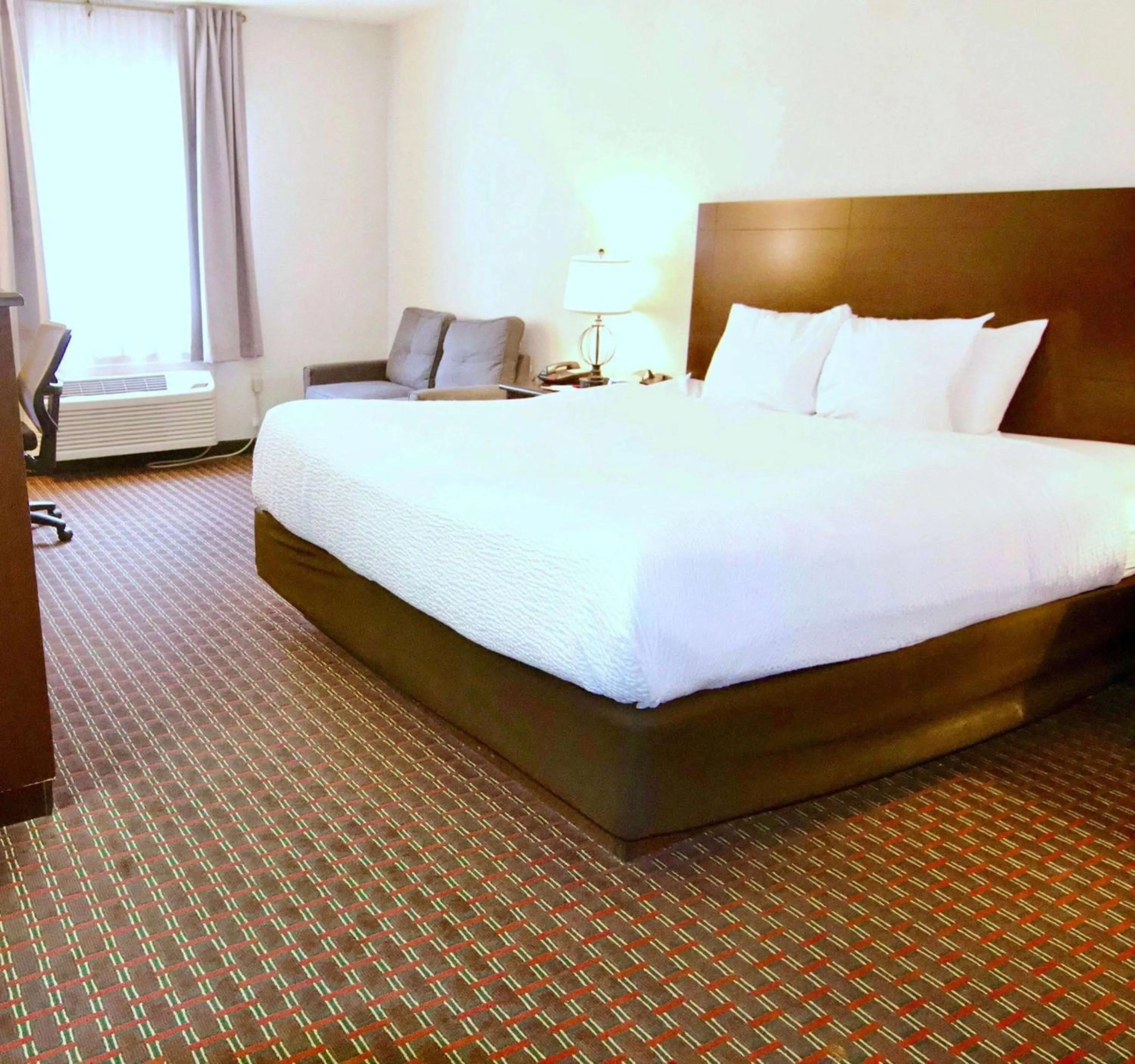 Photo of the whole room, Bed in Ramada by Wyndham Tell City